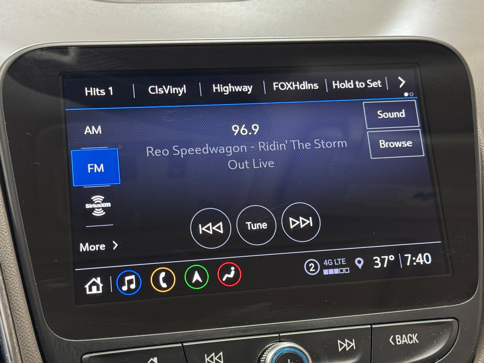 Thumbnail: 2024 Chevrolet Malibu - 3