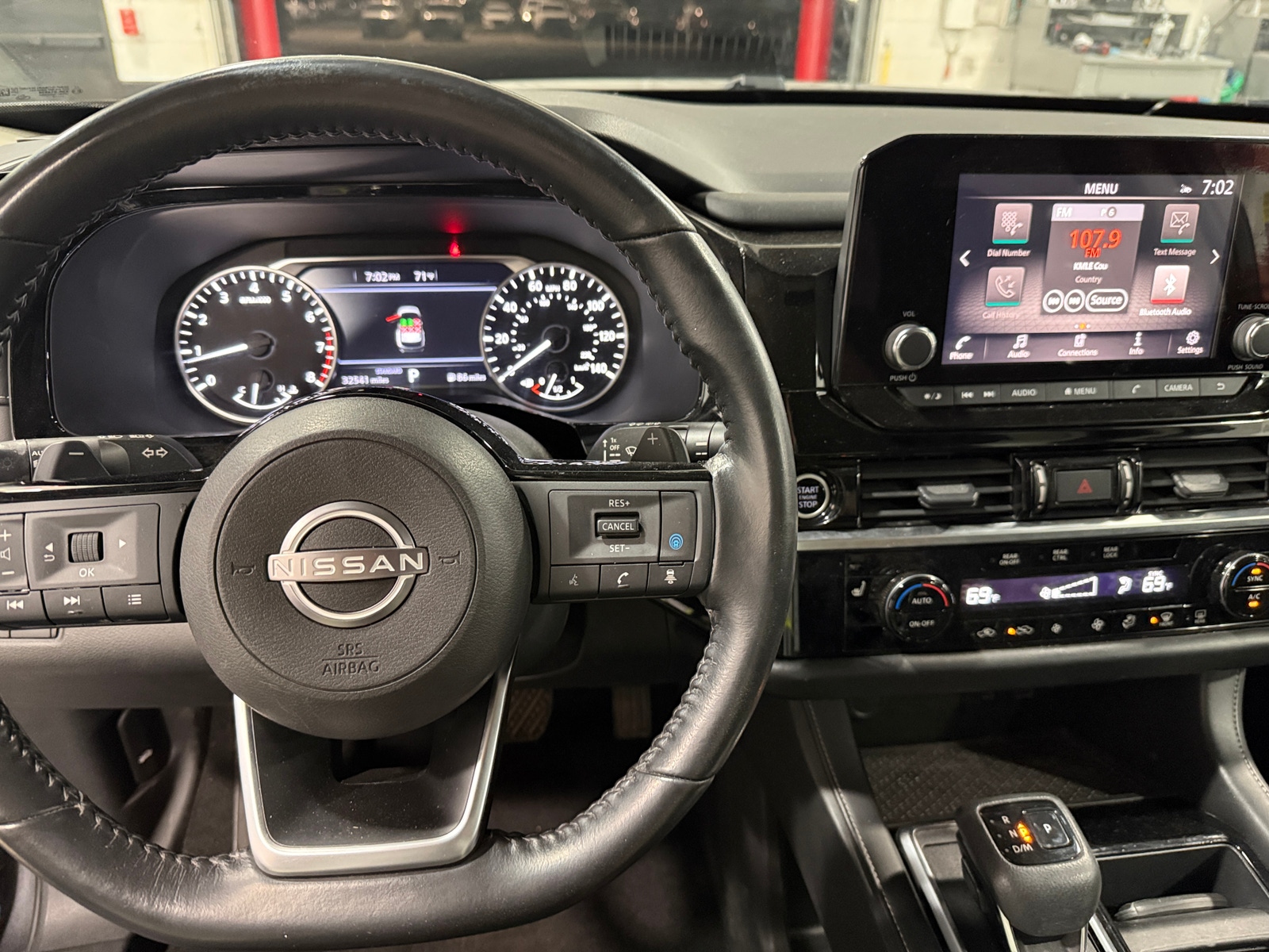 Thumbnail: 2022 Nissan Pathfinder - 3