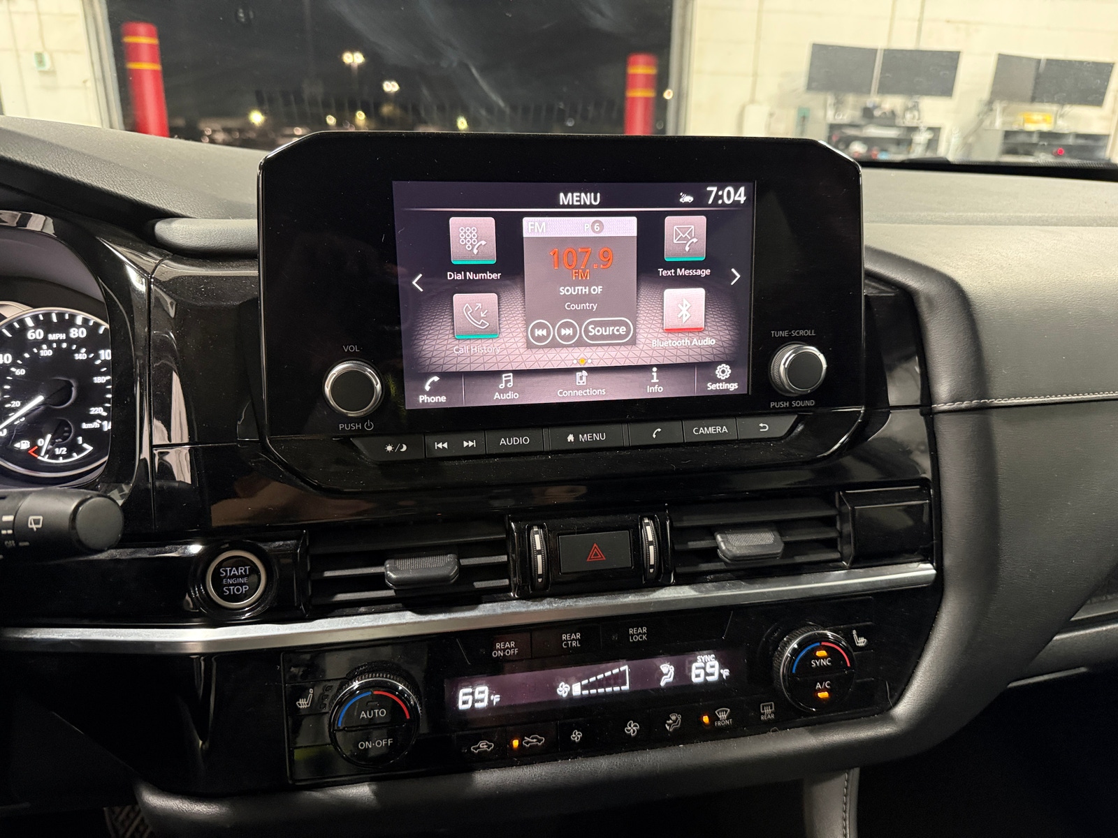 Thumbnail: 2022 Nissan Pathfinder - 4