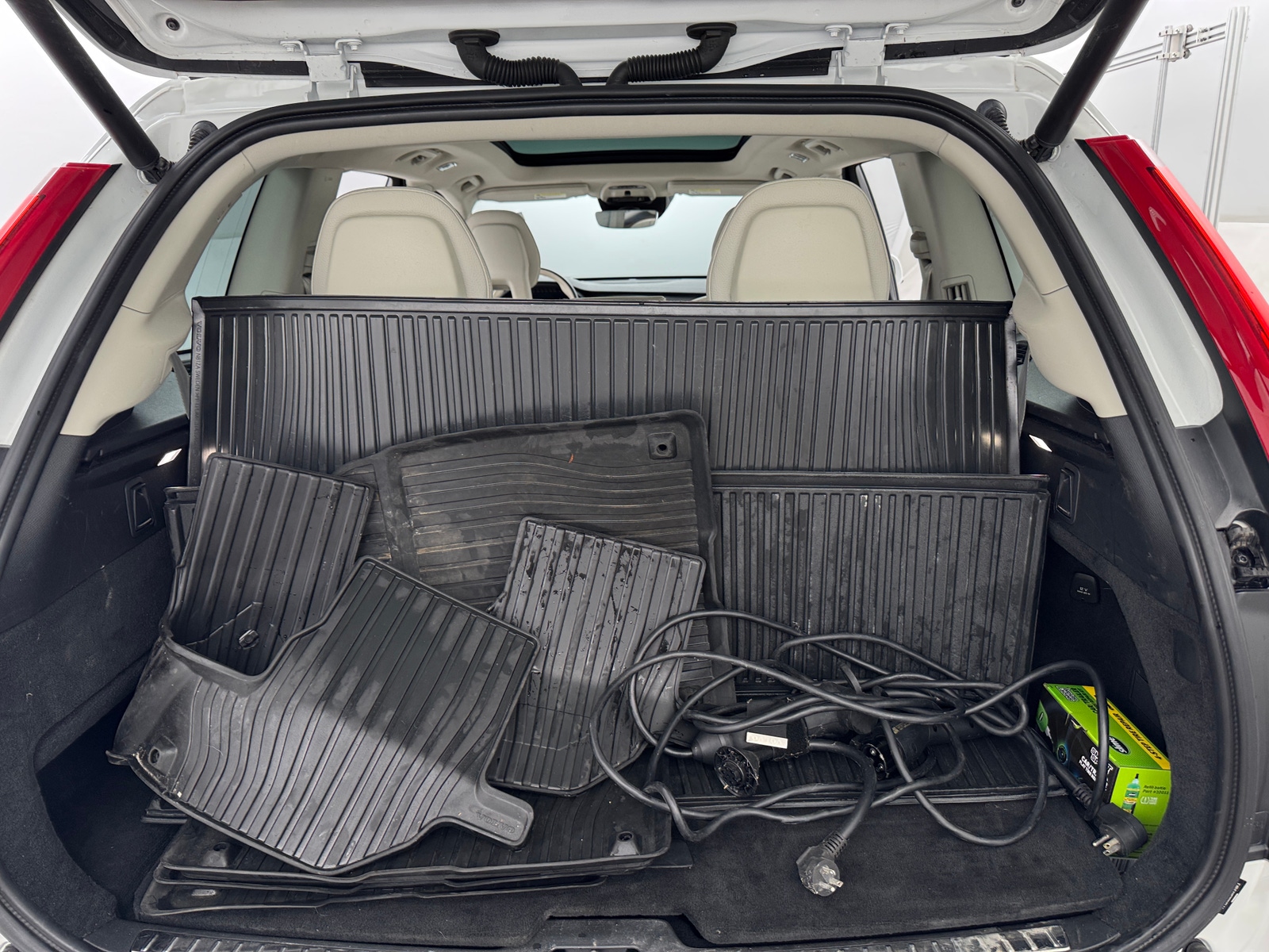 Thumbnail: 2022 Volvo XC90 - 6