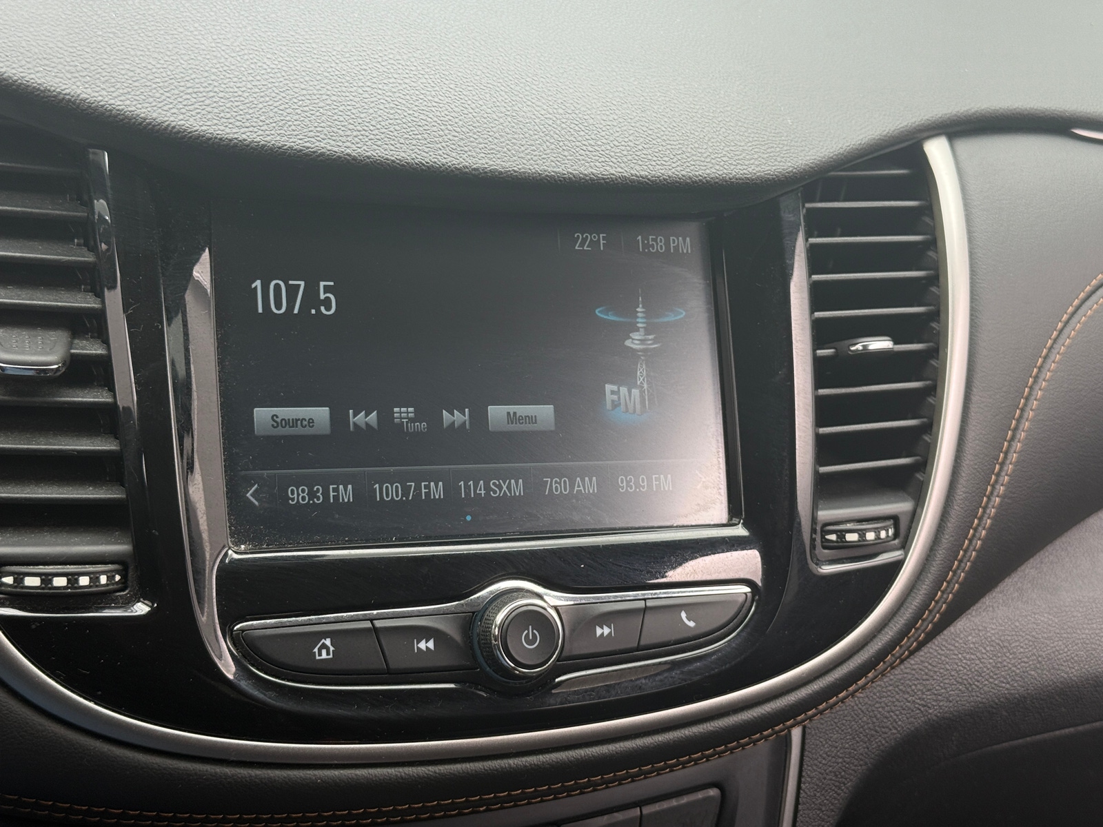 Thumbnail: 2017 Chevrolet Trax - 4