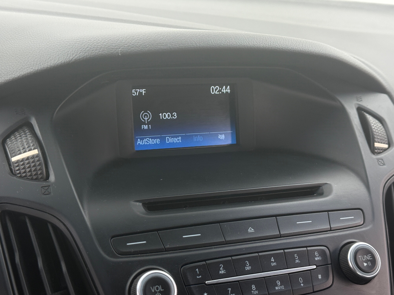 Thumbnail: 2015 Ford Focus - 4