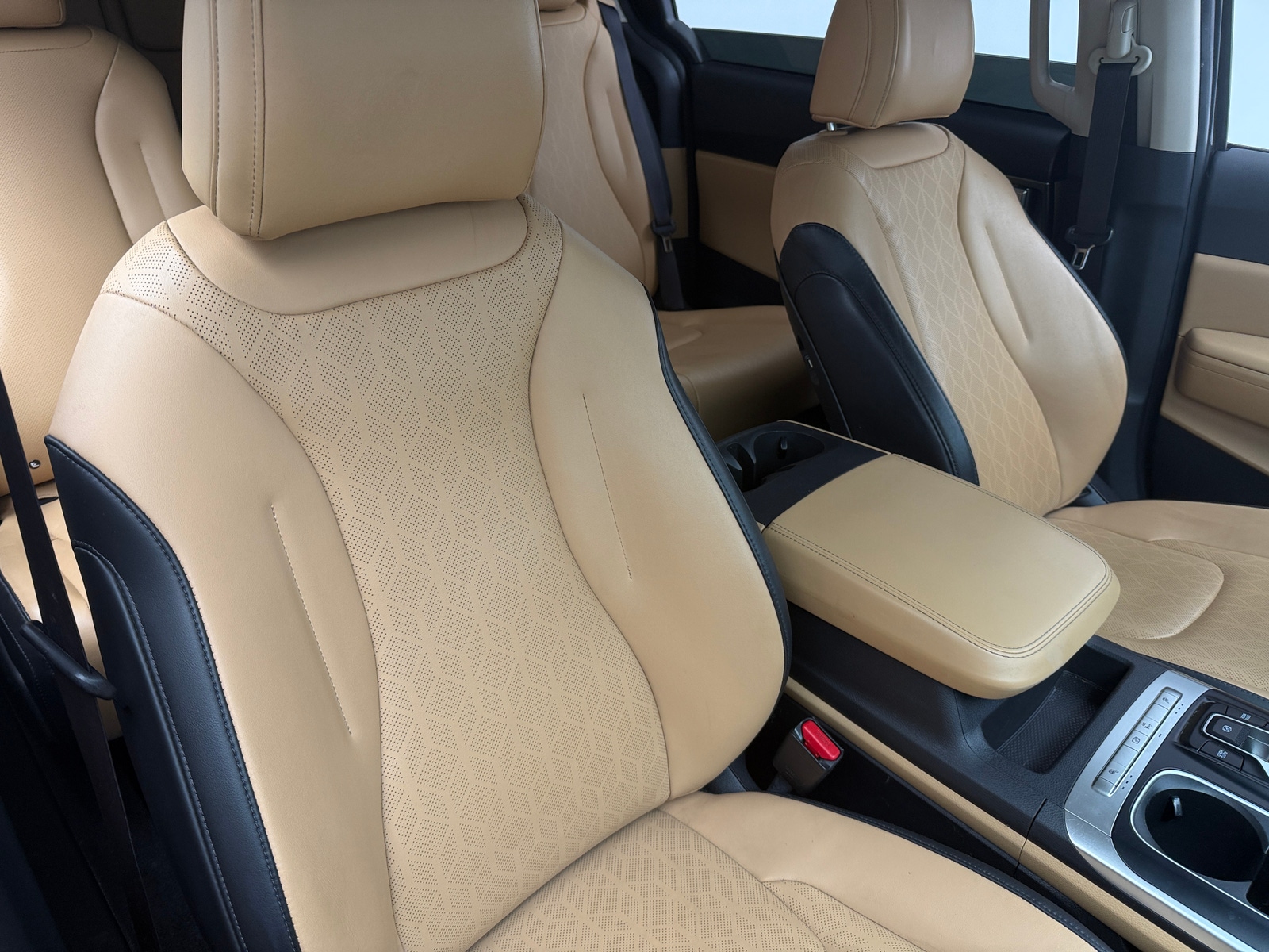 Thumbnail: 2022 Kia Carnival - 2