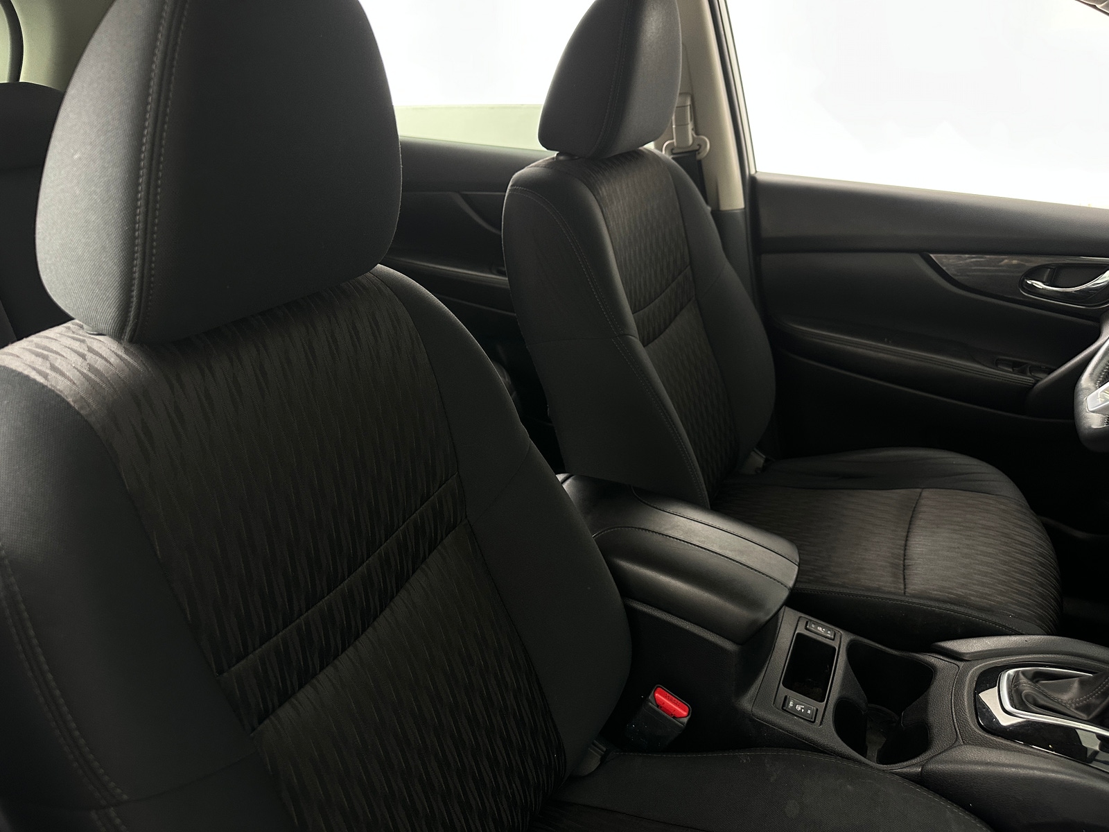 Thumbnail: 2017 Nissan Rogue - 2