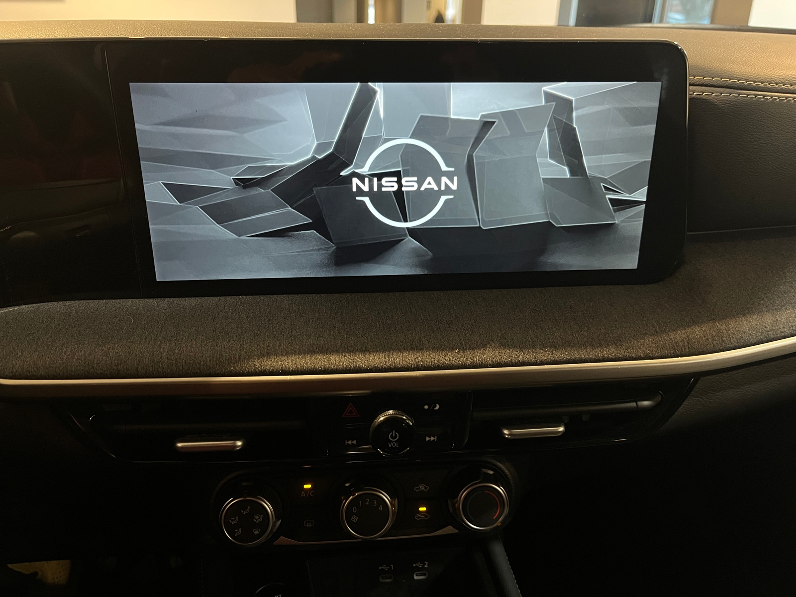 Thumbnail: 2025 Nissan Kicks - 4