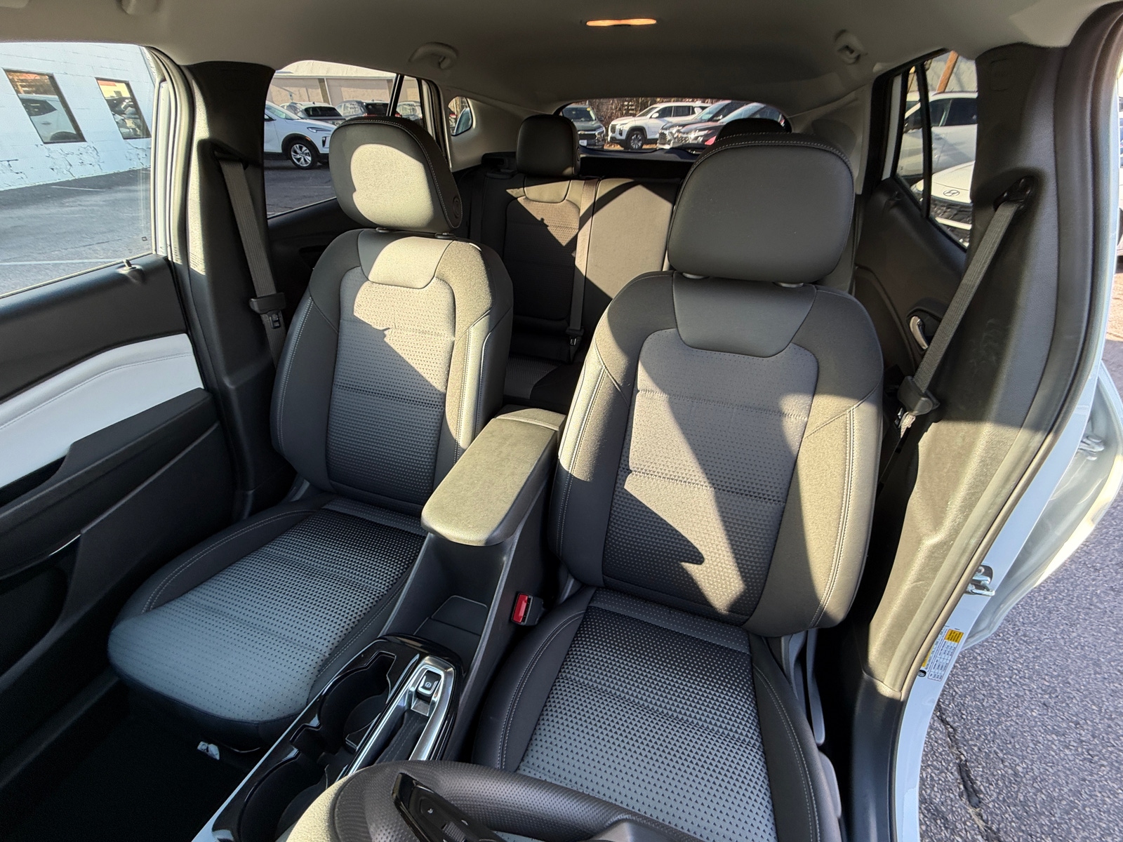 Thumbnail: 2025 Chevrolet Trax - 2