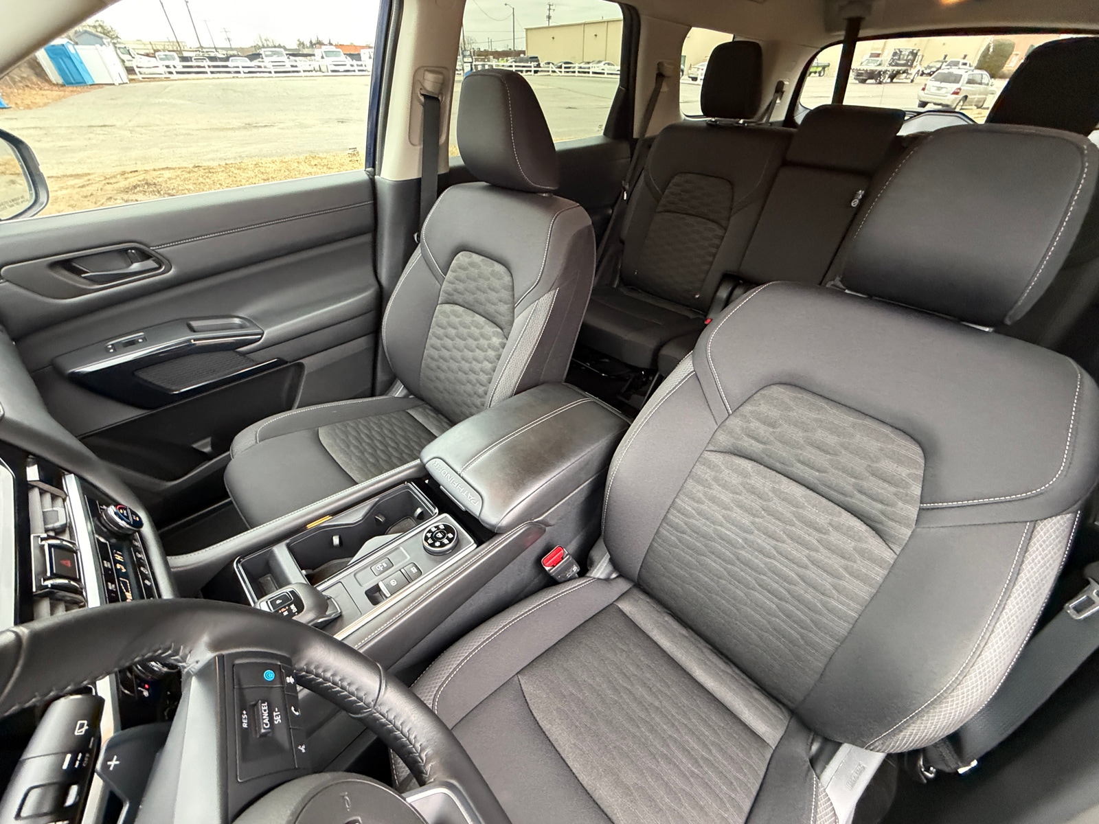 Thumbnail: 2025 Nissan Pathfinder - 2