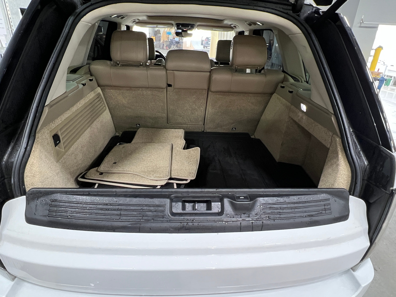 Thumbnail: 2017 Land Rover Range Rover - 6