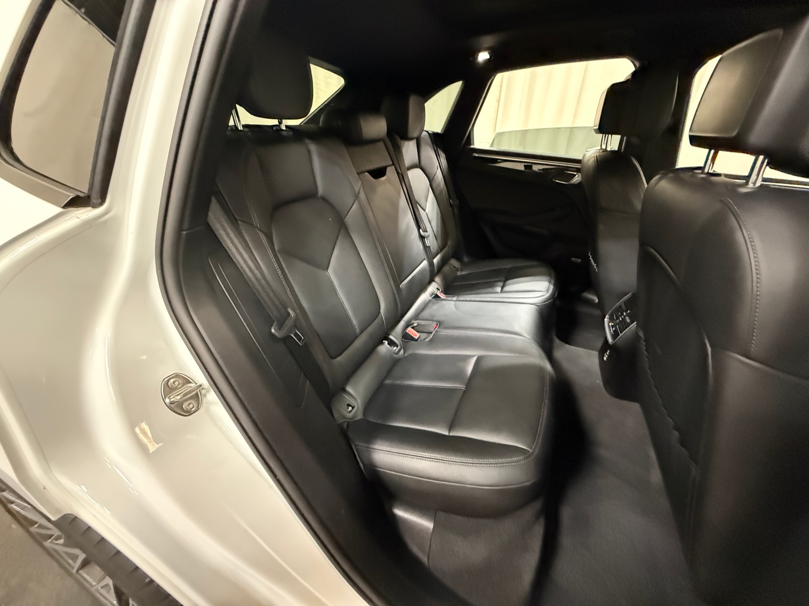 Thumbnail: 2020 Porsche Macan - 5