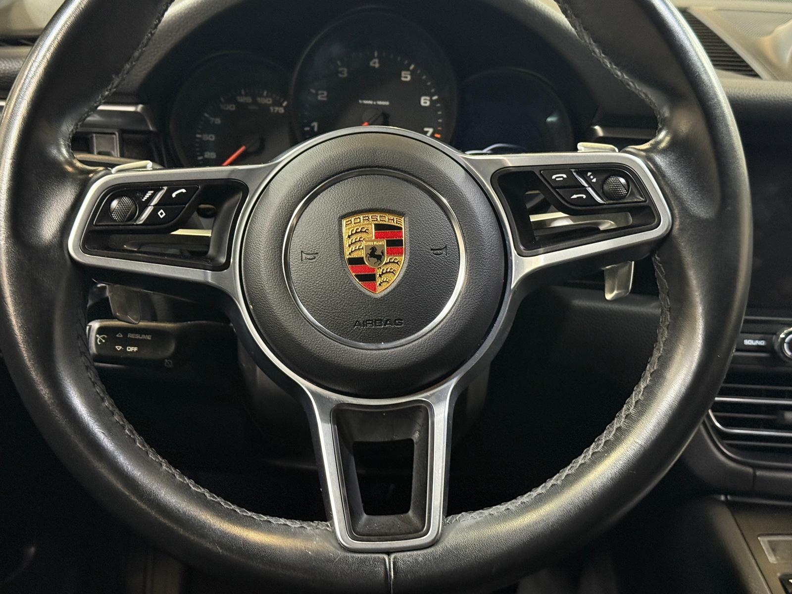 Thumbnail: 2020 Porsche Macan - 4