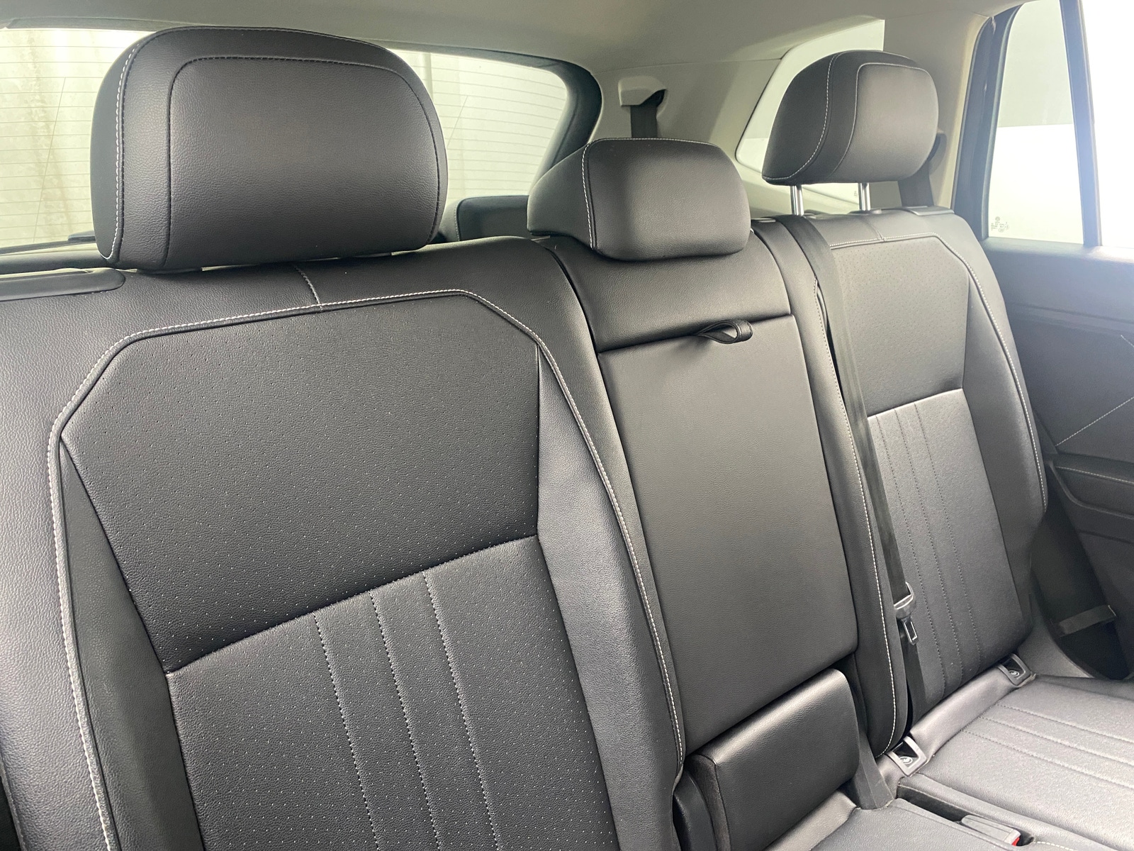 Thumbnail: 2022 Volkswagen Tiguan - 5