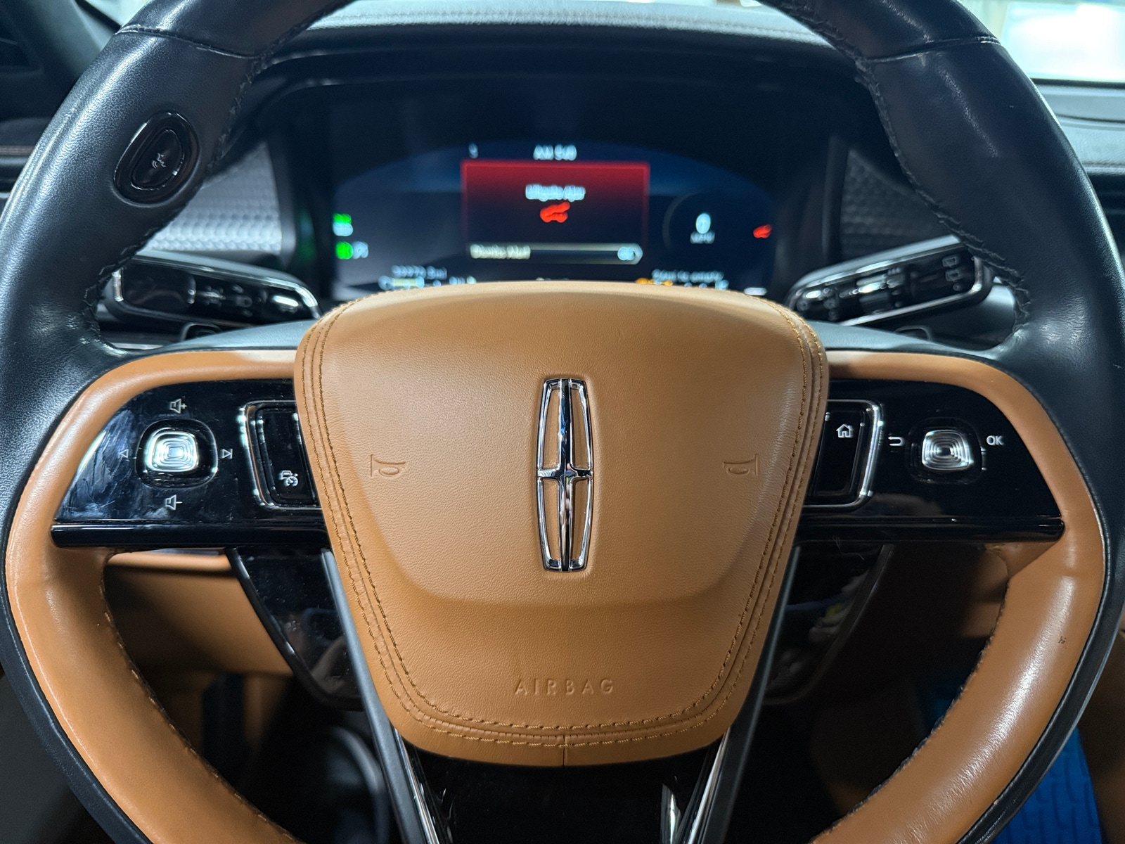 Thumbnail: 2021 Lincoln Aviator - 4