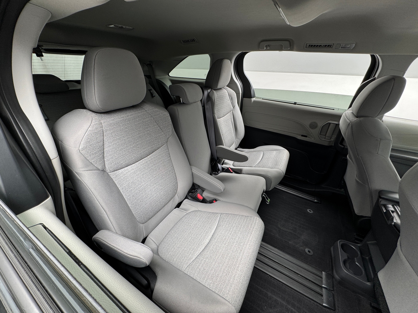 Thumbnail: 2022 Toyota Sienna - 6