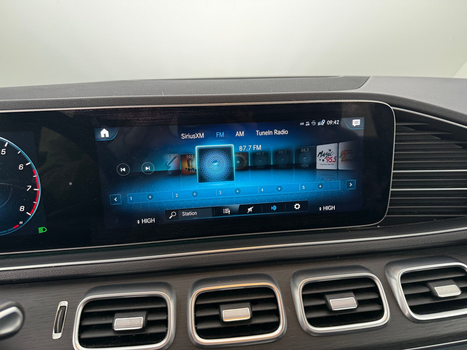 Thumbnail: 2020 Mercedes-Benz GLE - 3