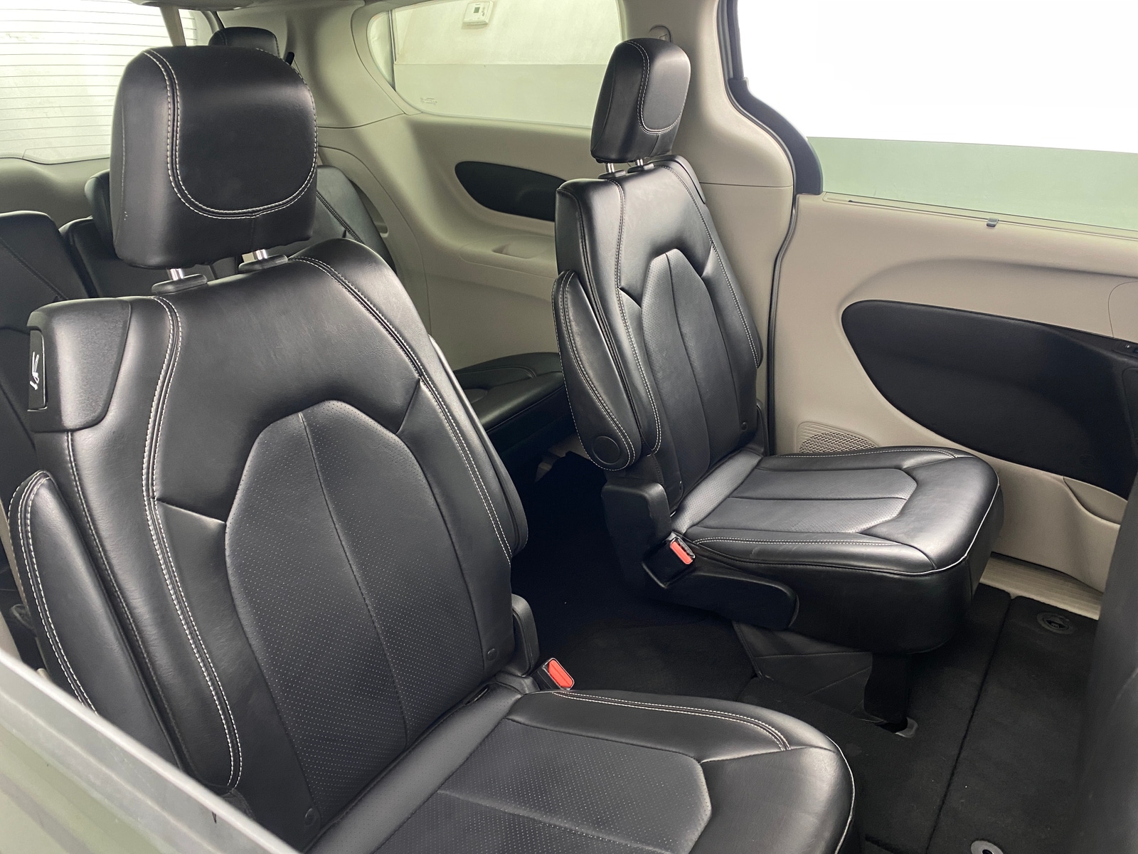 Thumbnail: 2024 Chrysler Pacifica - 5