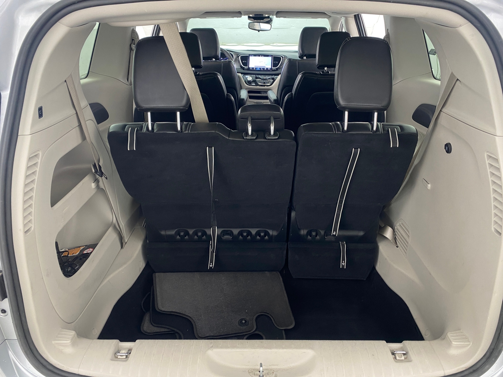 Thumbnail: 2024 Chrysler Pacifica - 6