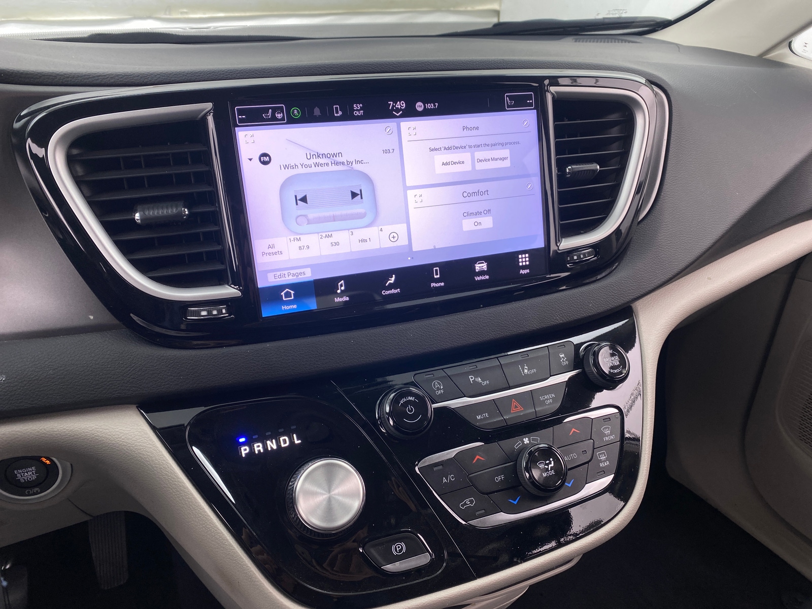 Thumbnail: 2024 Chrysler Pacifica - 3