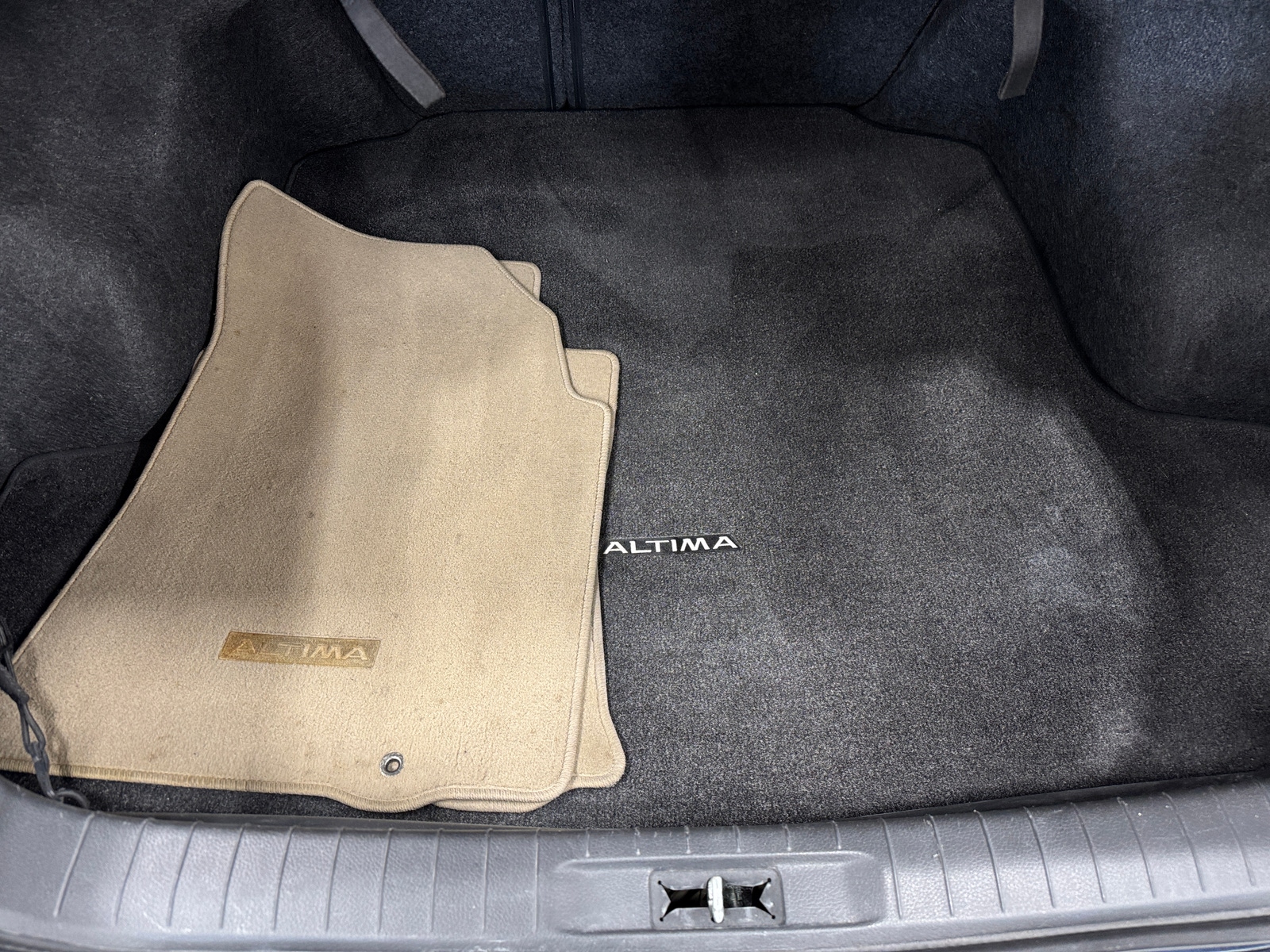 Thumbnail: 2013 Nissan Altima - 7