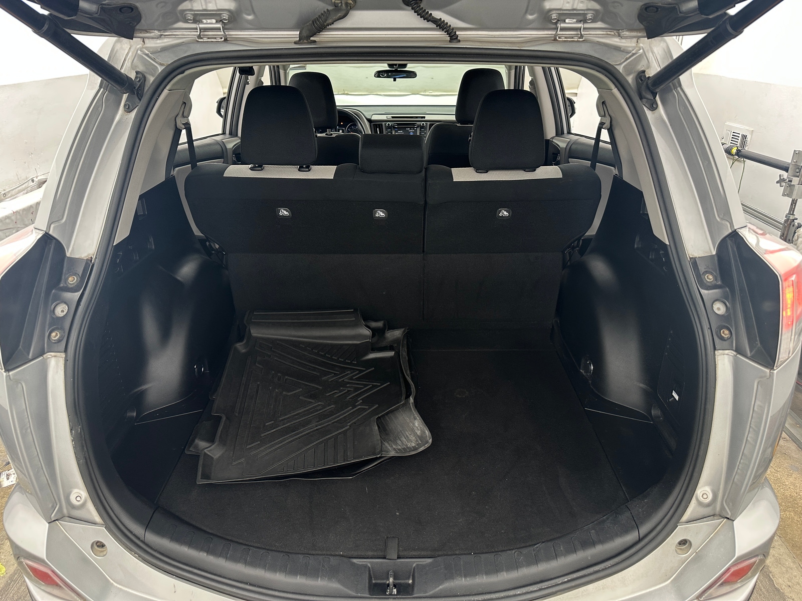 Thumbnail: 2018 Toyota RAV4 - 7