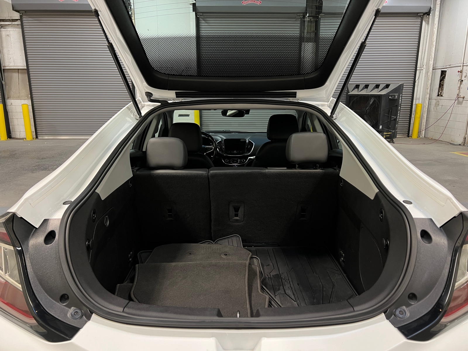 Thumbnail: 2018 Chevrolet Volt - 6