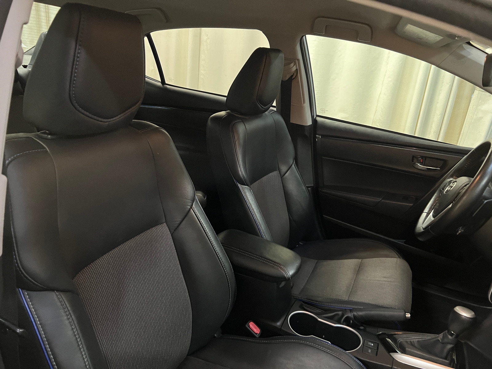 Thumbnail: 2017 Toyota Corolla - 2