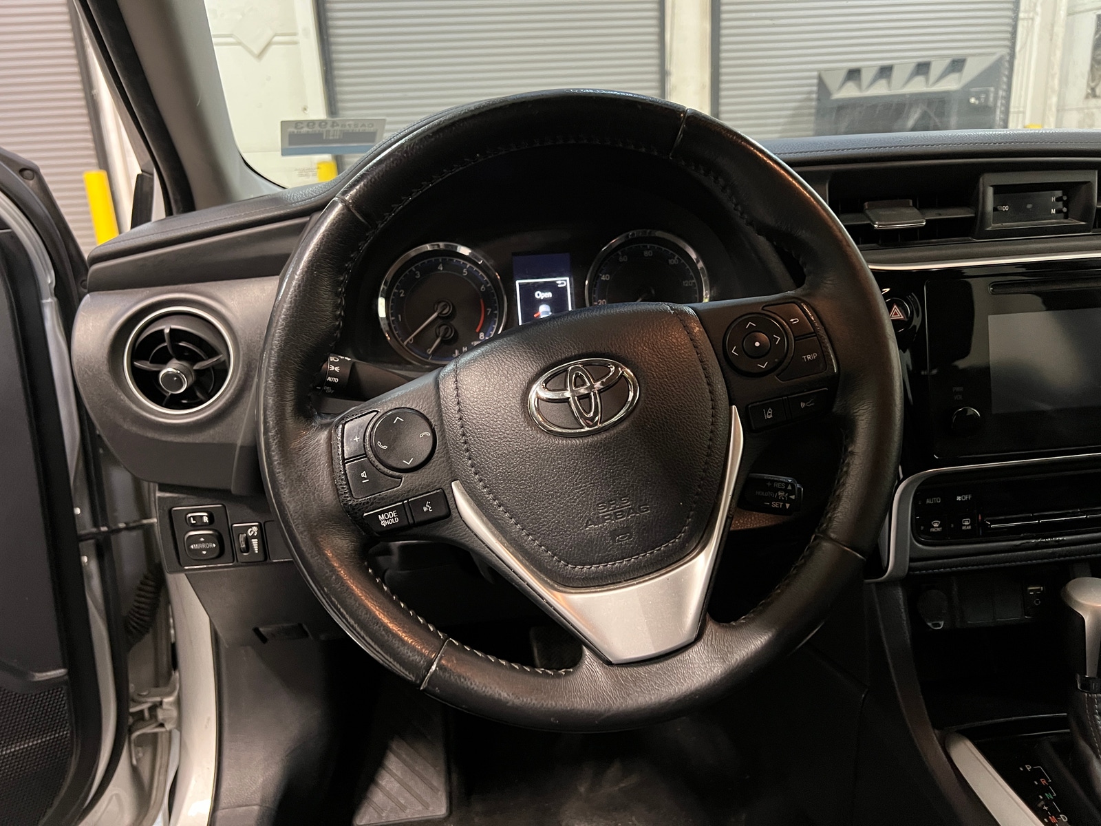 Thumbnail: 2017 Toyota Corolla - 5