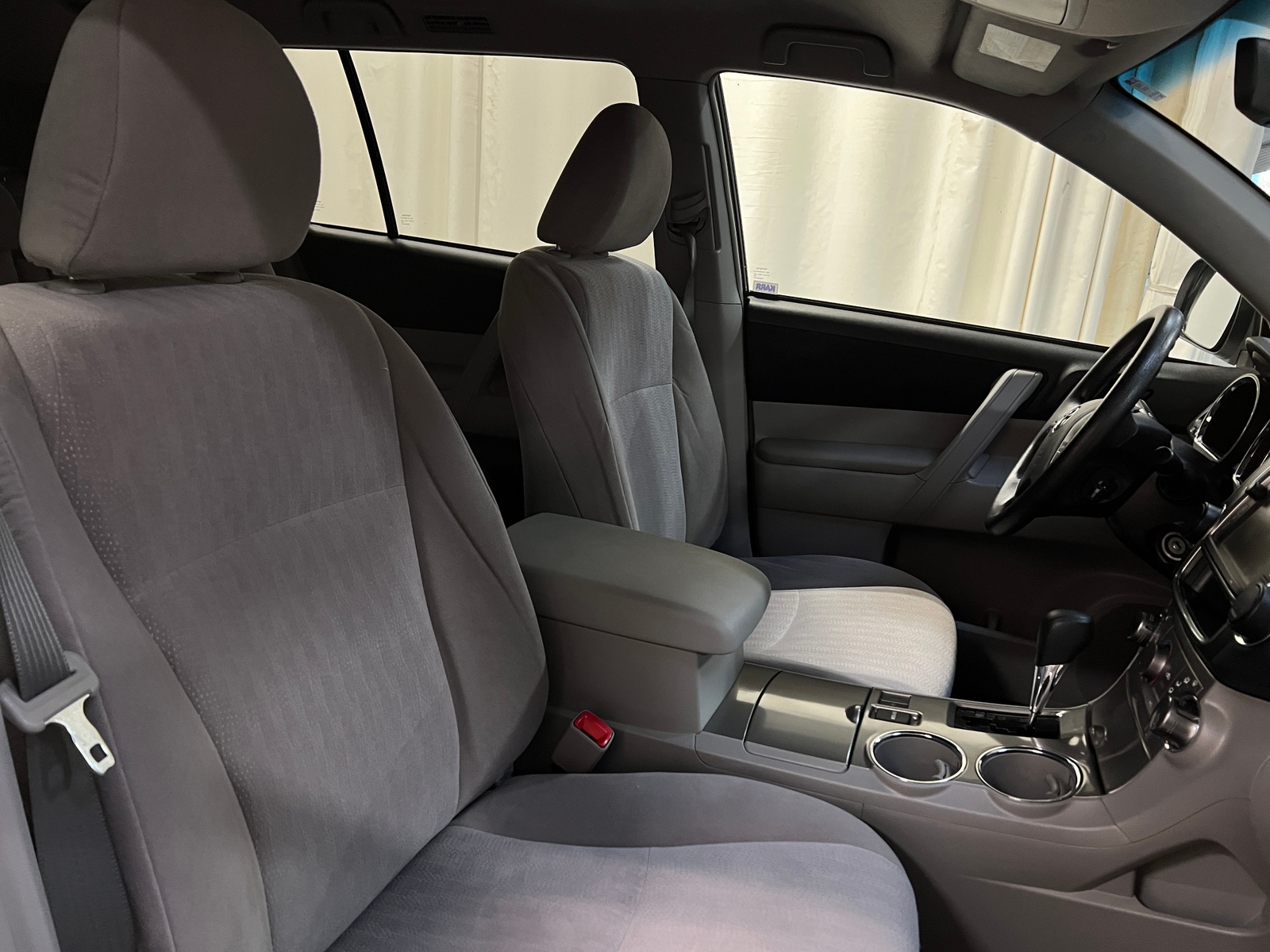 Thumbnail: 2013 Toyota Highlander - 2