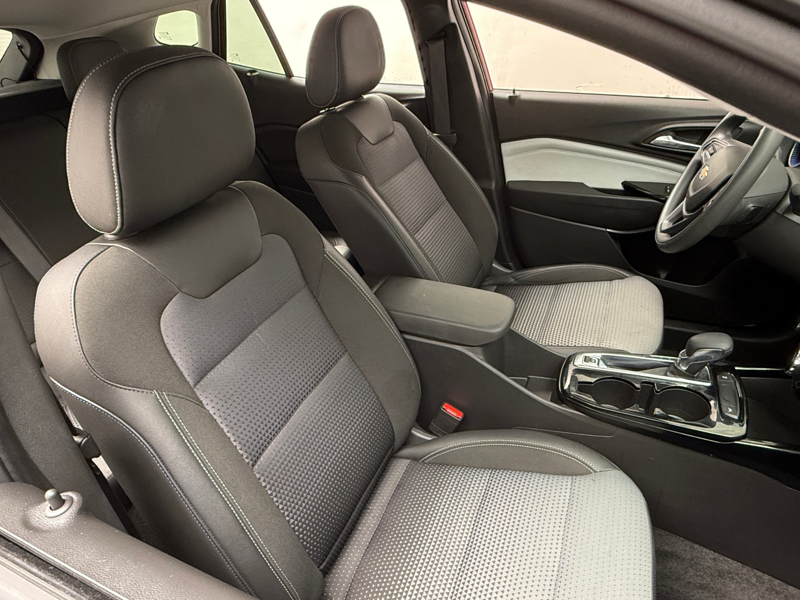 Thumbnail: 2025 Chevrolet Trax - 2