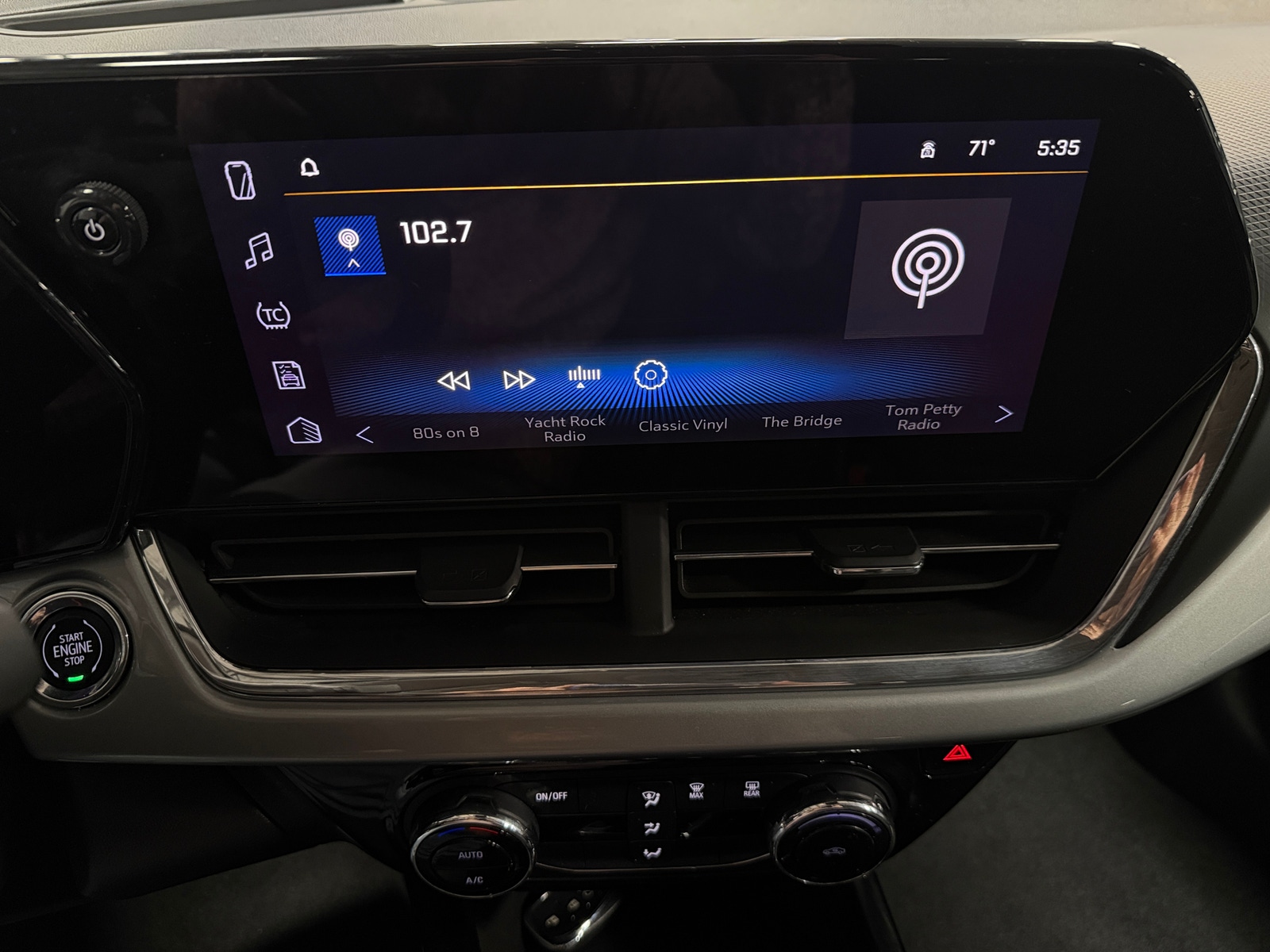 Thumbnail: 2025 Chevrolet Trax - 4