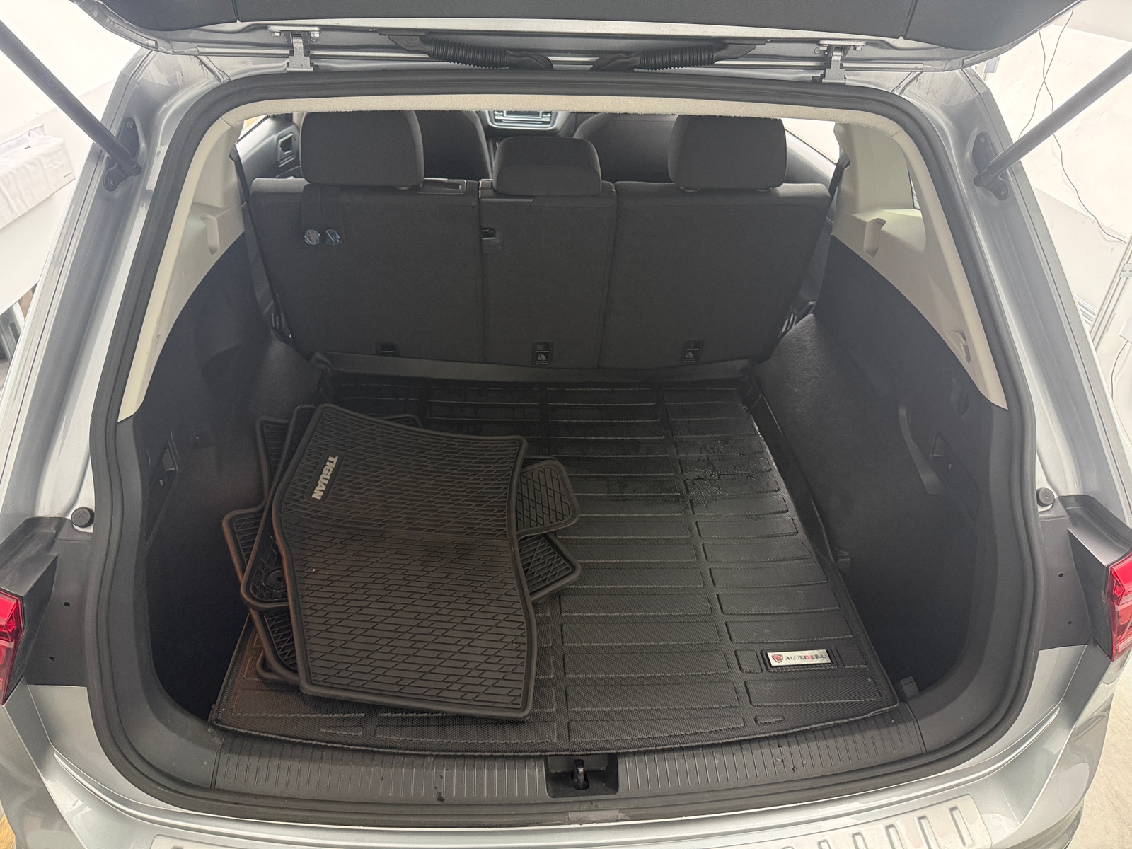 Thumbnail: 2021 Volkswagen Tiguan - 7