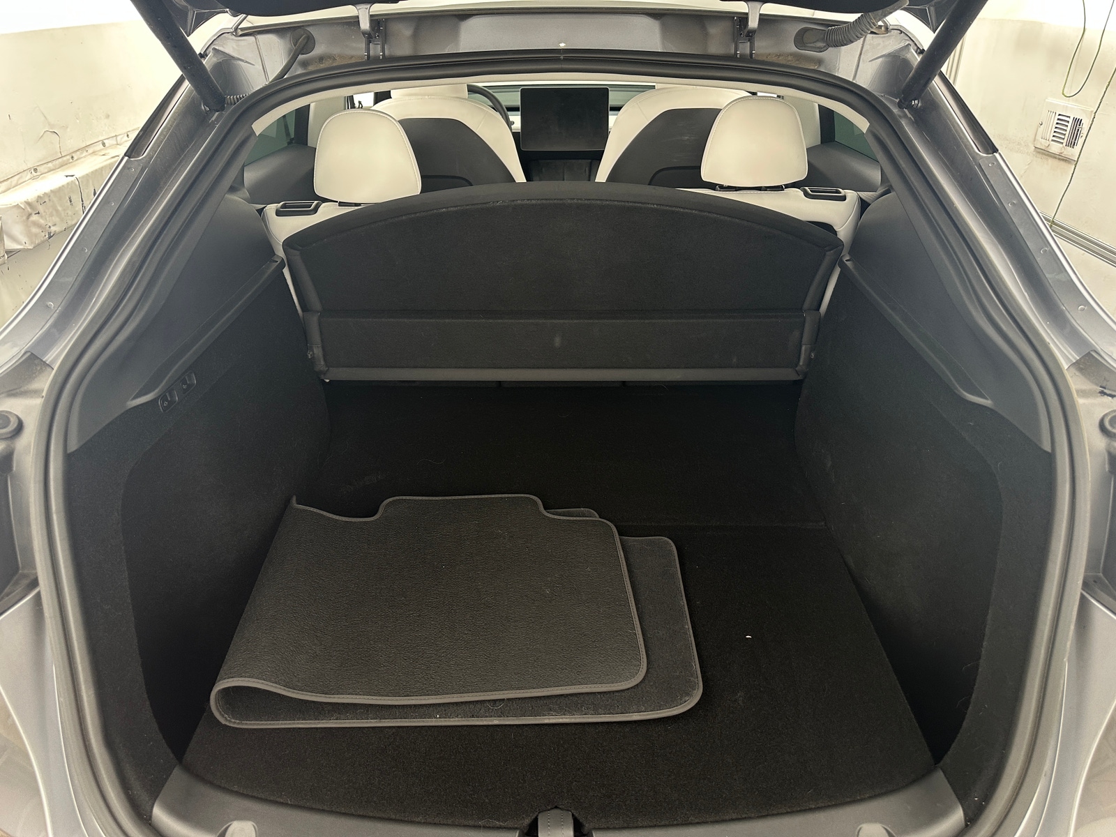 Thumbnail: 2025 Tesla Model Y - 6