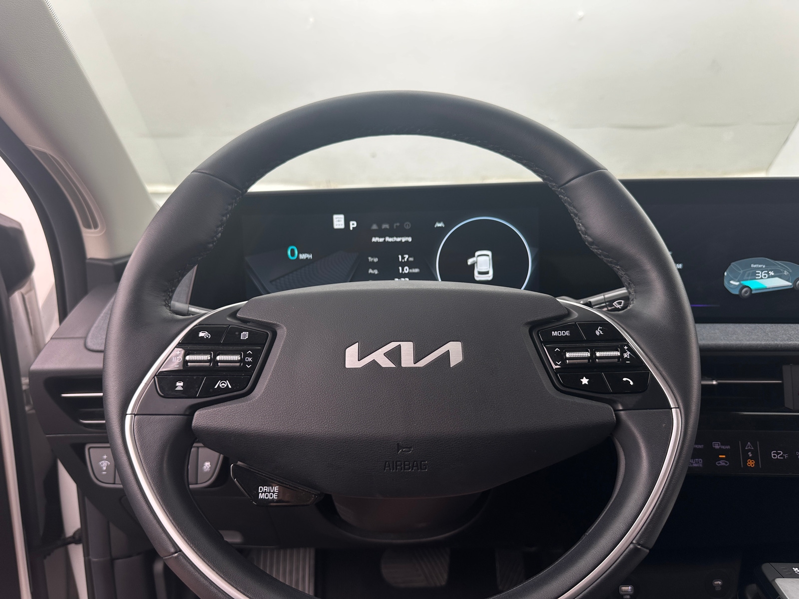 Thumbnail: 2022 Kia EV6 - 4