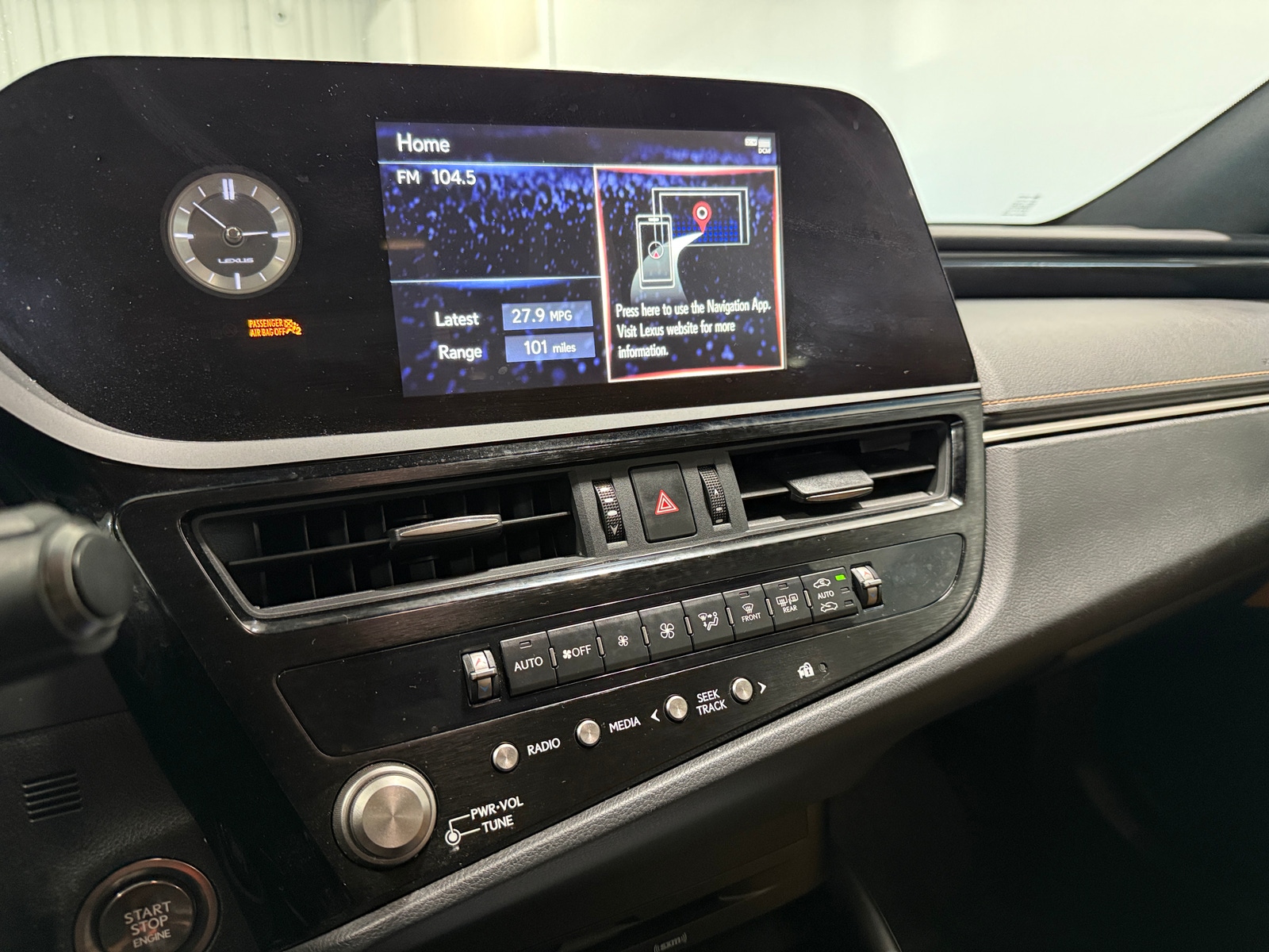 Thumbnail: 2022 Lexus ES - 3