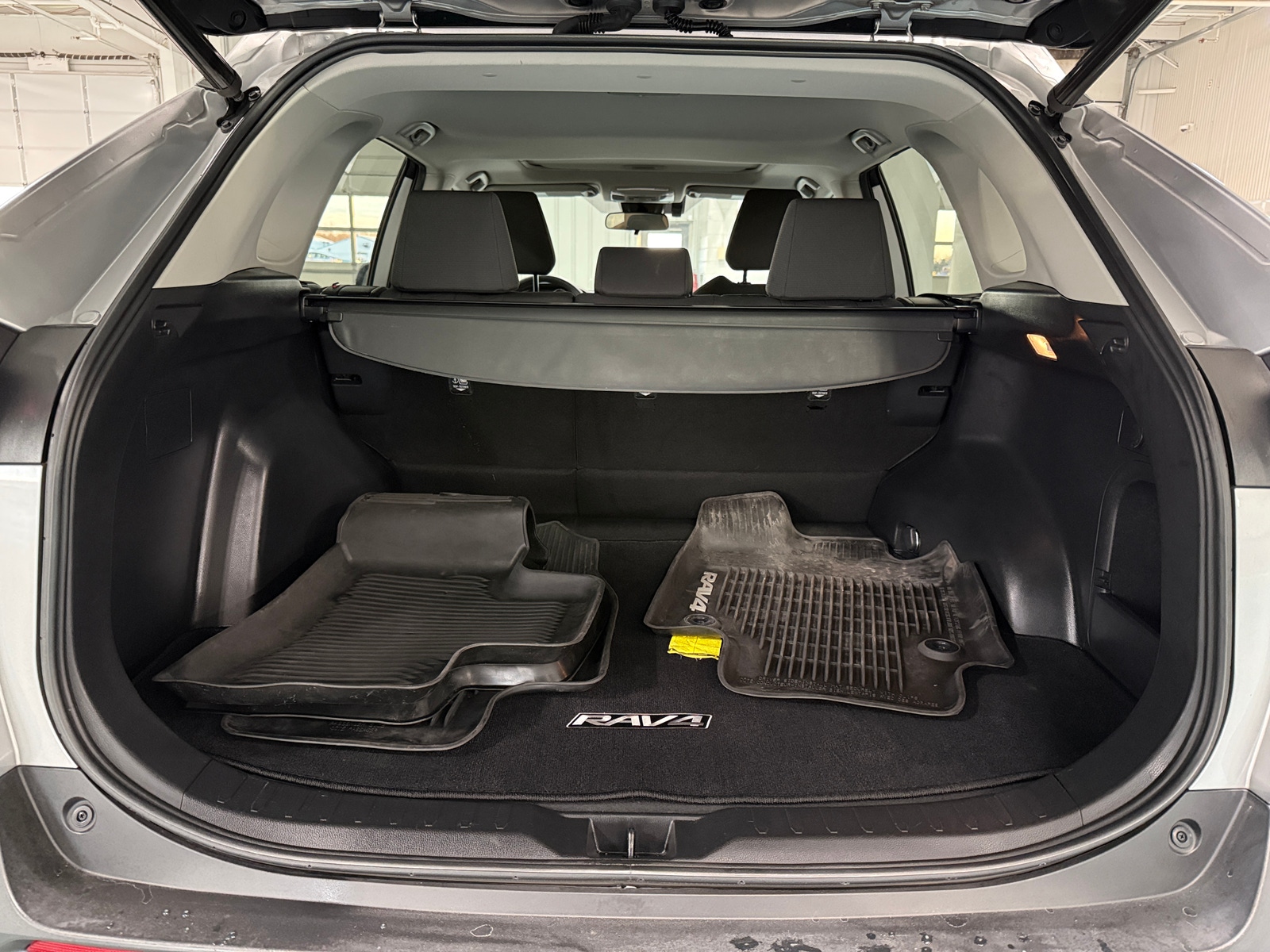 Thumbnail: 2019 Toyota RAV4 - 7