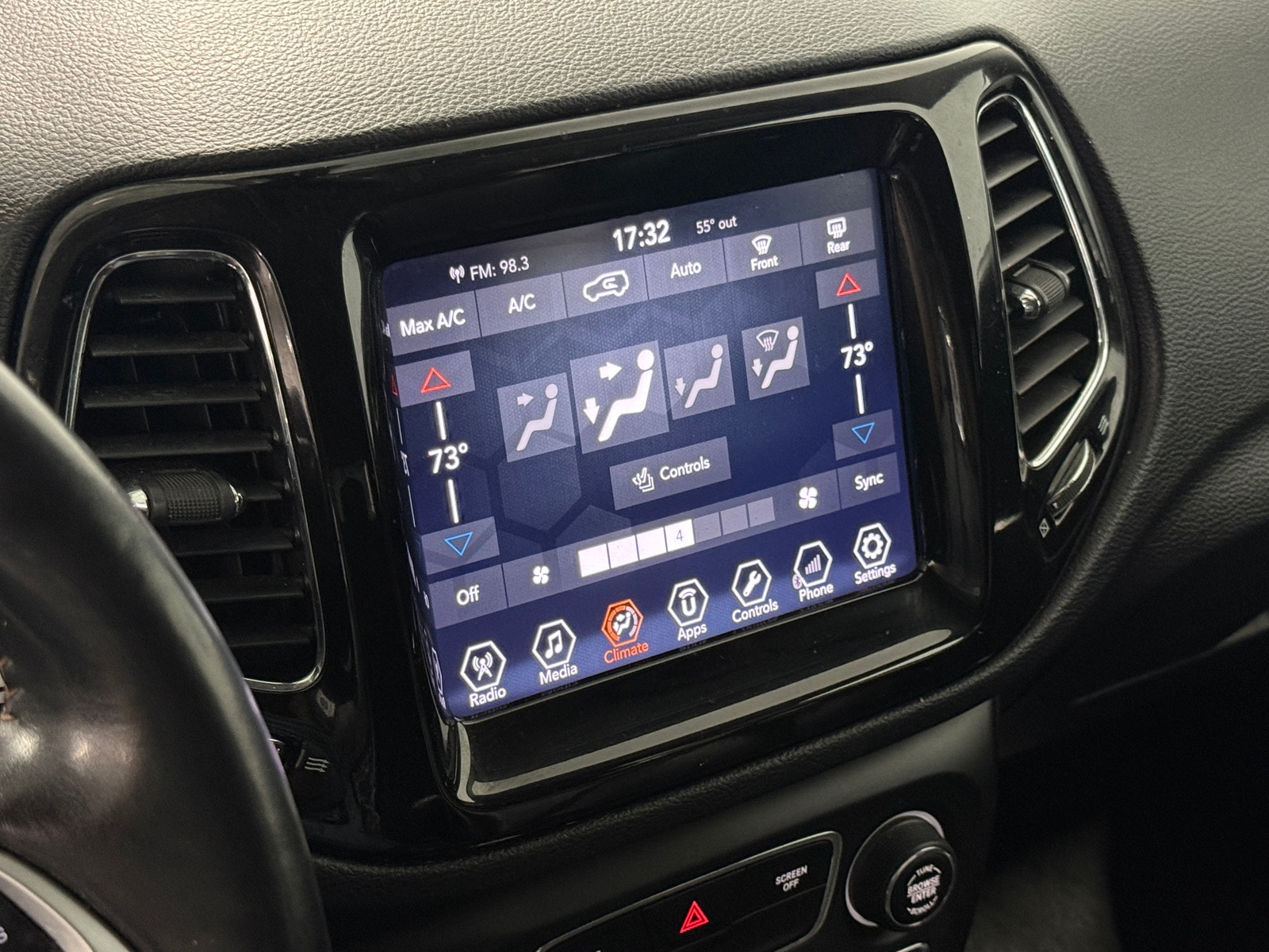 Thumbnail: 2018 Jeep Compass - 3