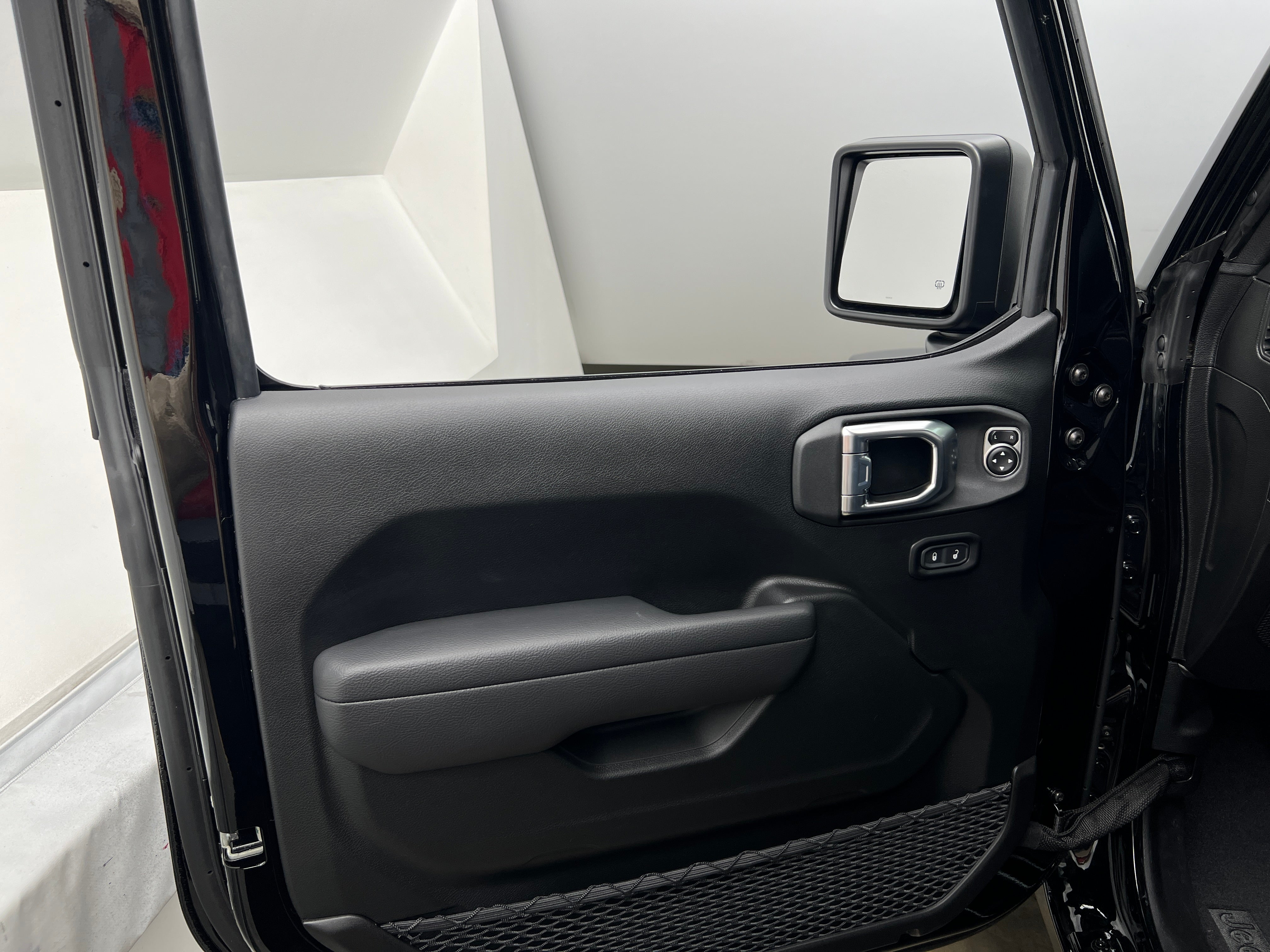 2026 Jeep Wrangler Sport S's photo