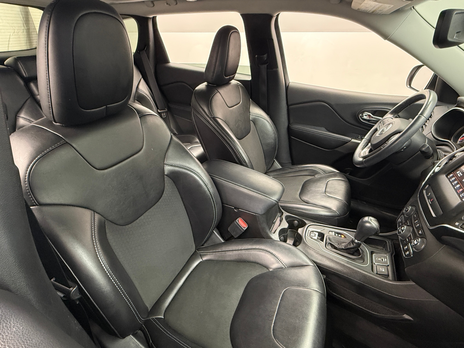 Thumbnail: 2019 Jeep Cherokee - 2