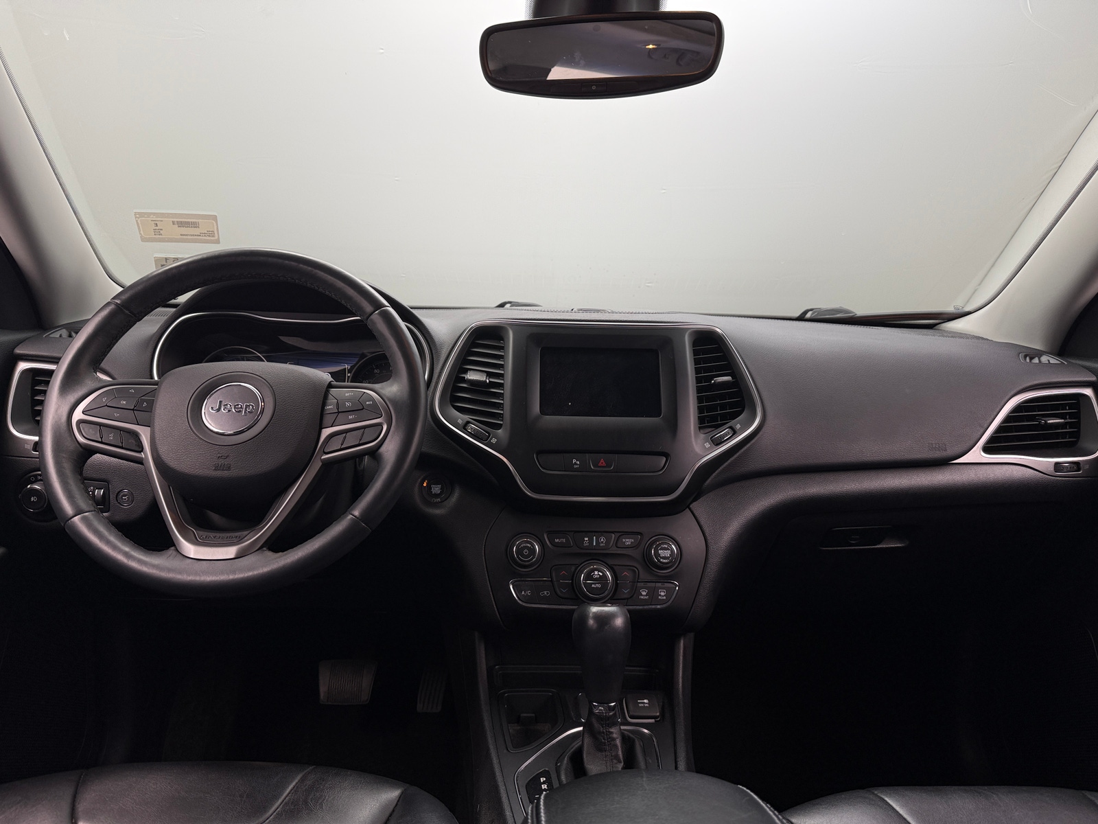 Thumbnail: 2019 Jeep Cherokee - 3