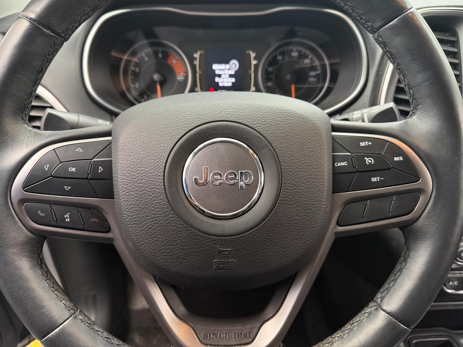 Thumbnail: 2019 Jeep Cherokee - 5