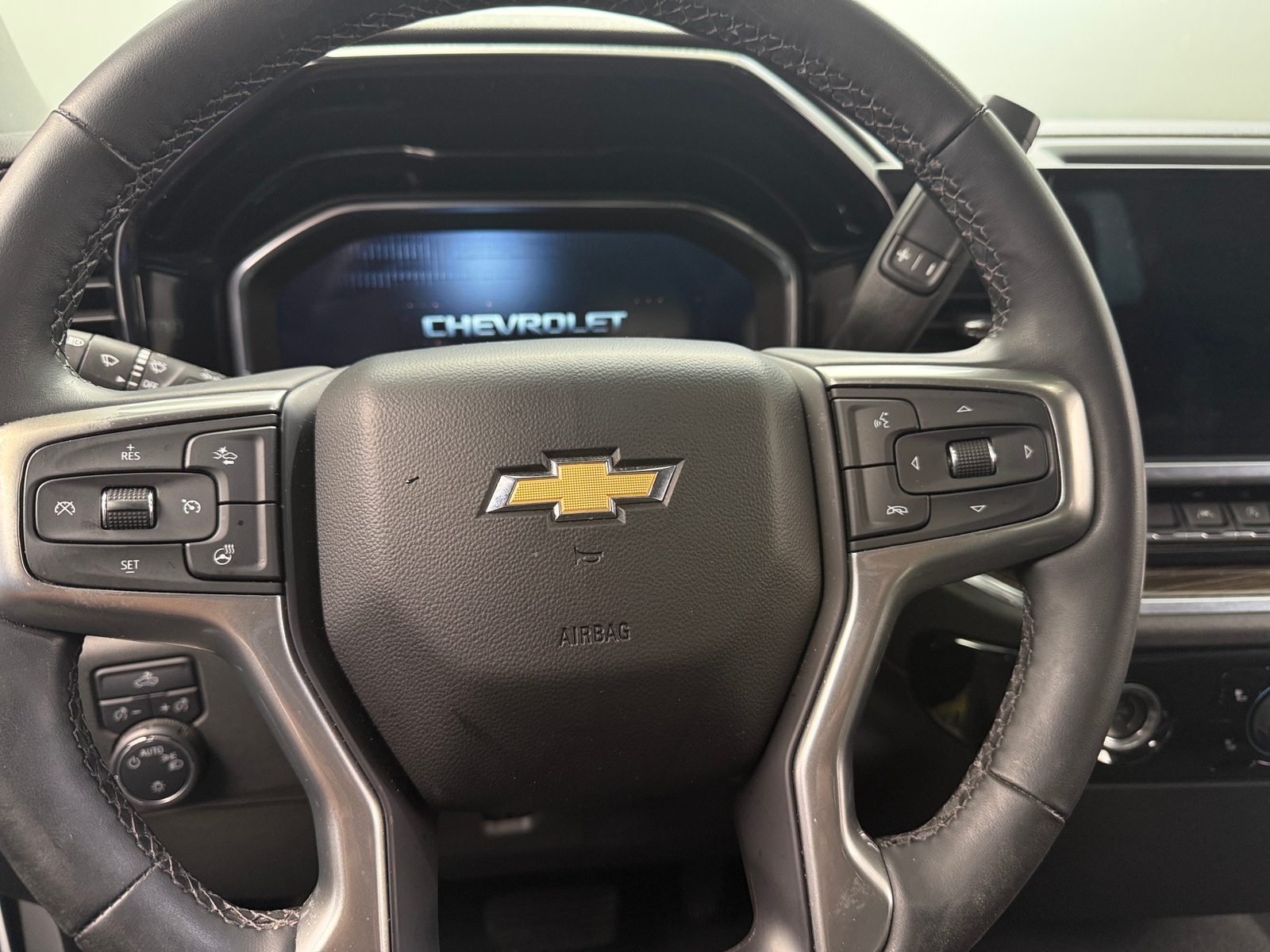 Thumbnail: 2023 Chevrolet Silverado 1500 - 5