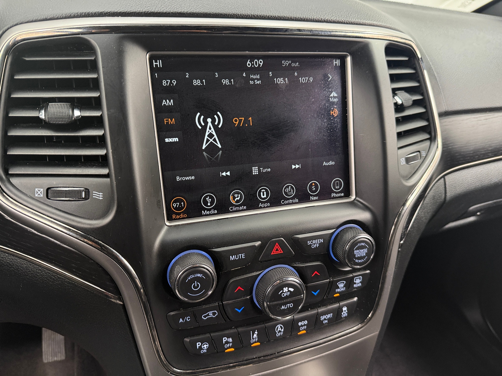 Thumbnail: 2018 Jeep Grand Cherokee - 3