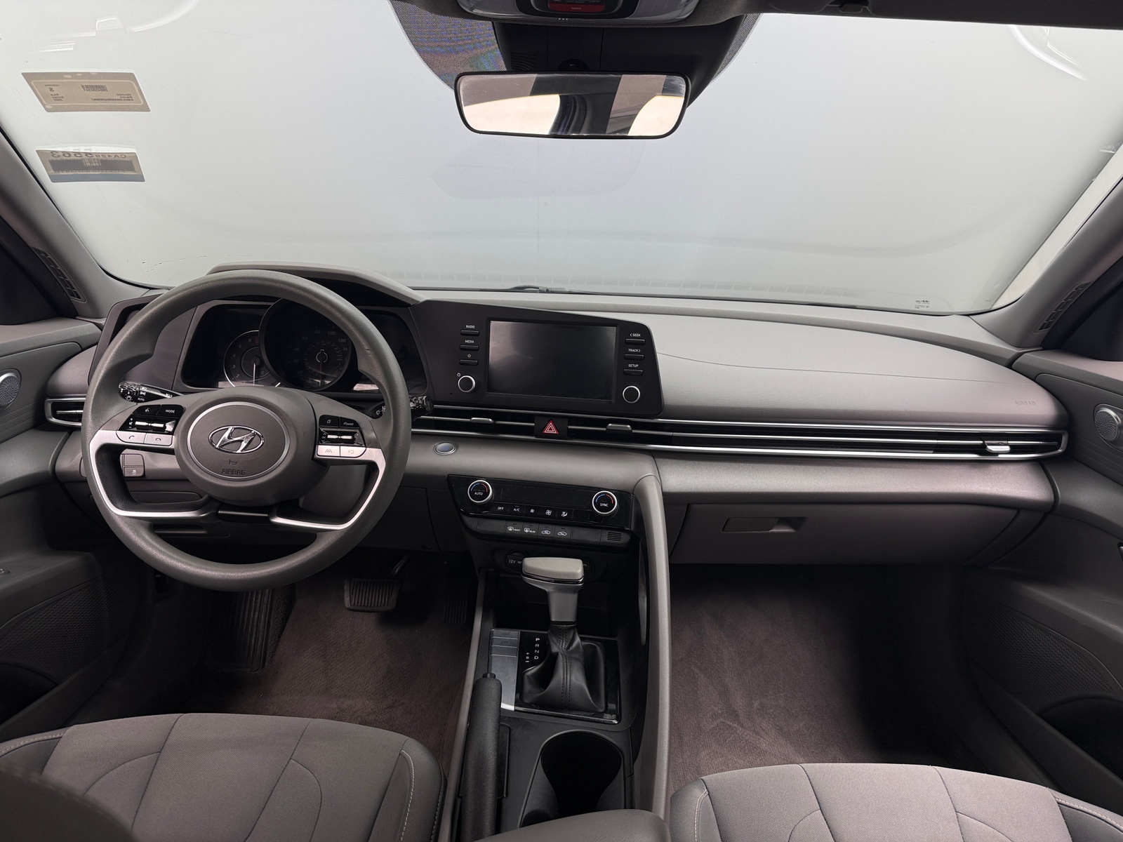 Thumbnail: 2022 Hyundai Elantra - 3