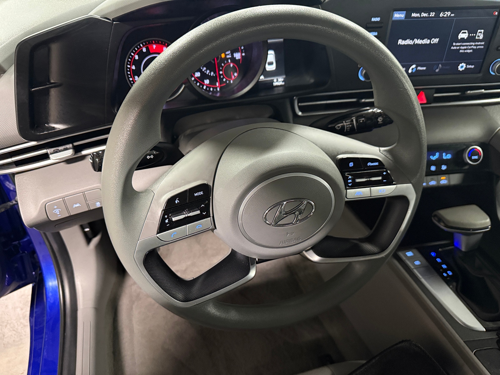 Thumbnail: 2022 Hyundai Elantra - 5