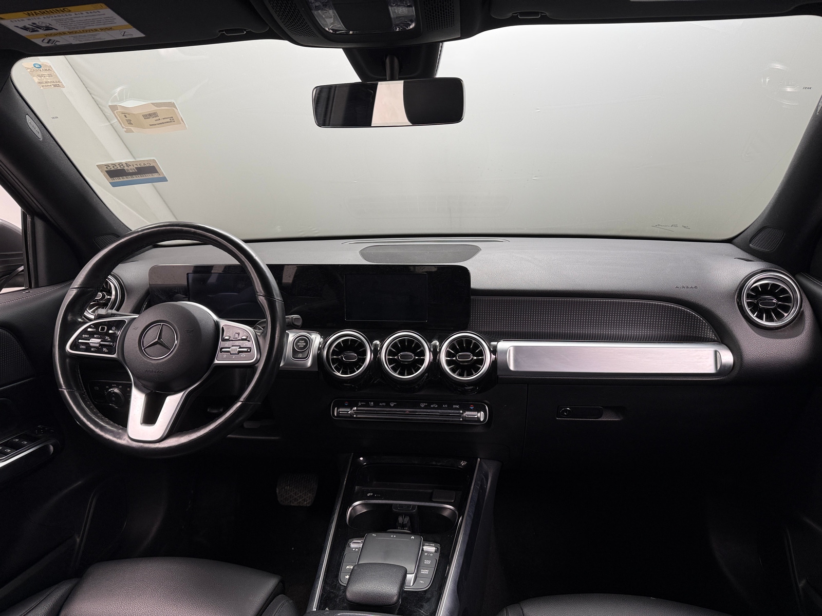 Thumbnail: 2022 Mercedes-Benz GLB - 2