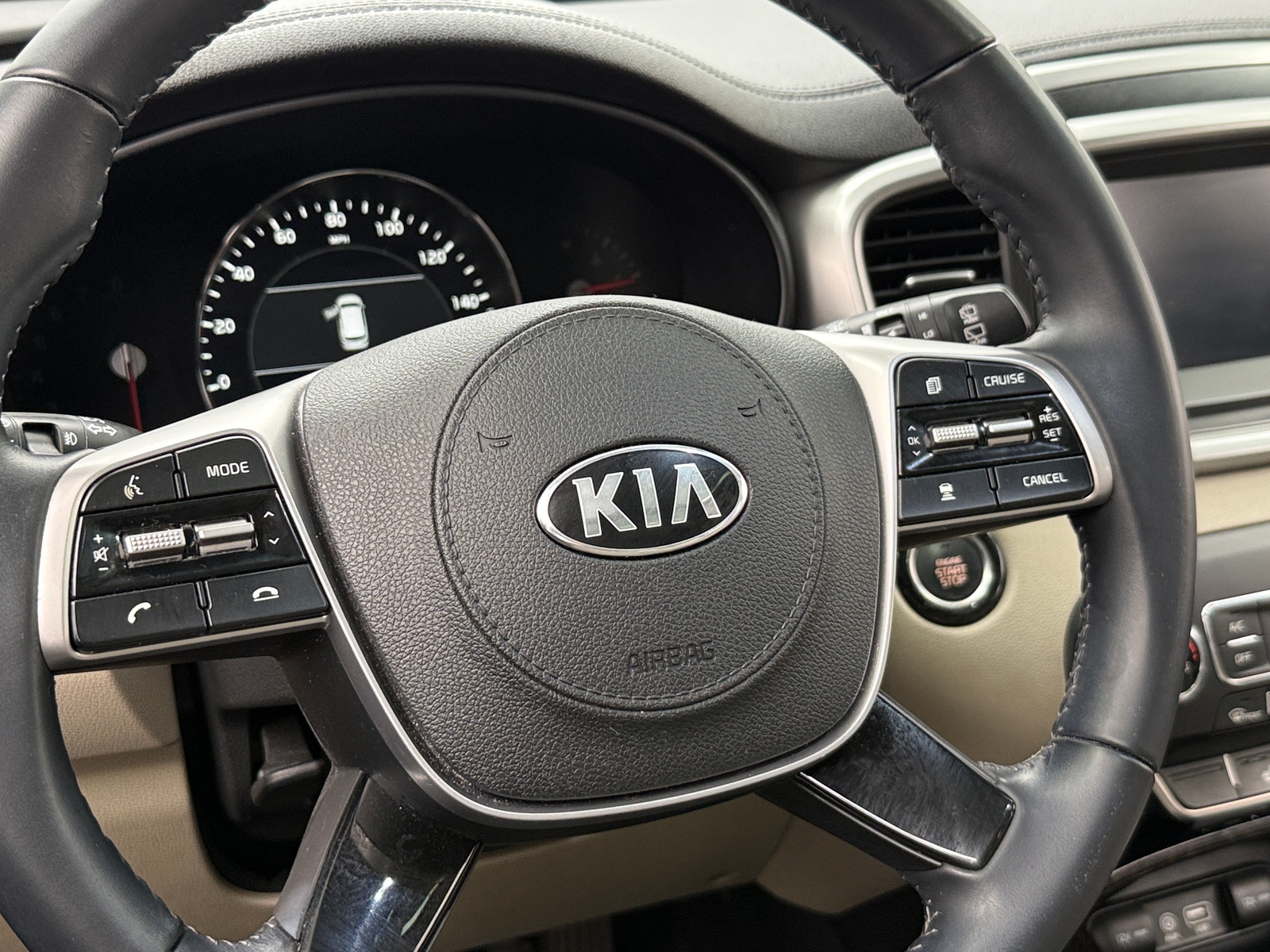 Thumbnail: 2020 Kia Sorento - 4