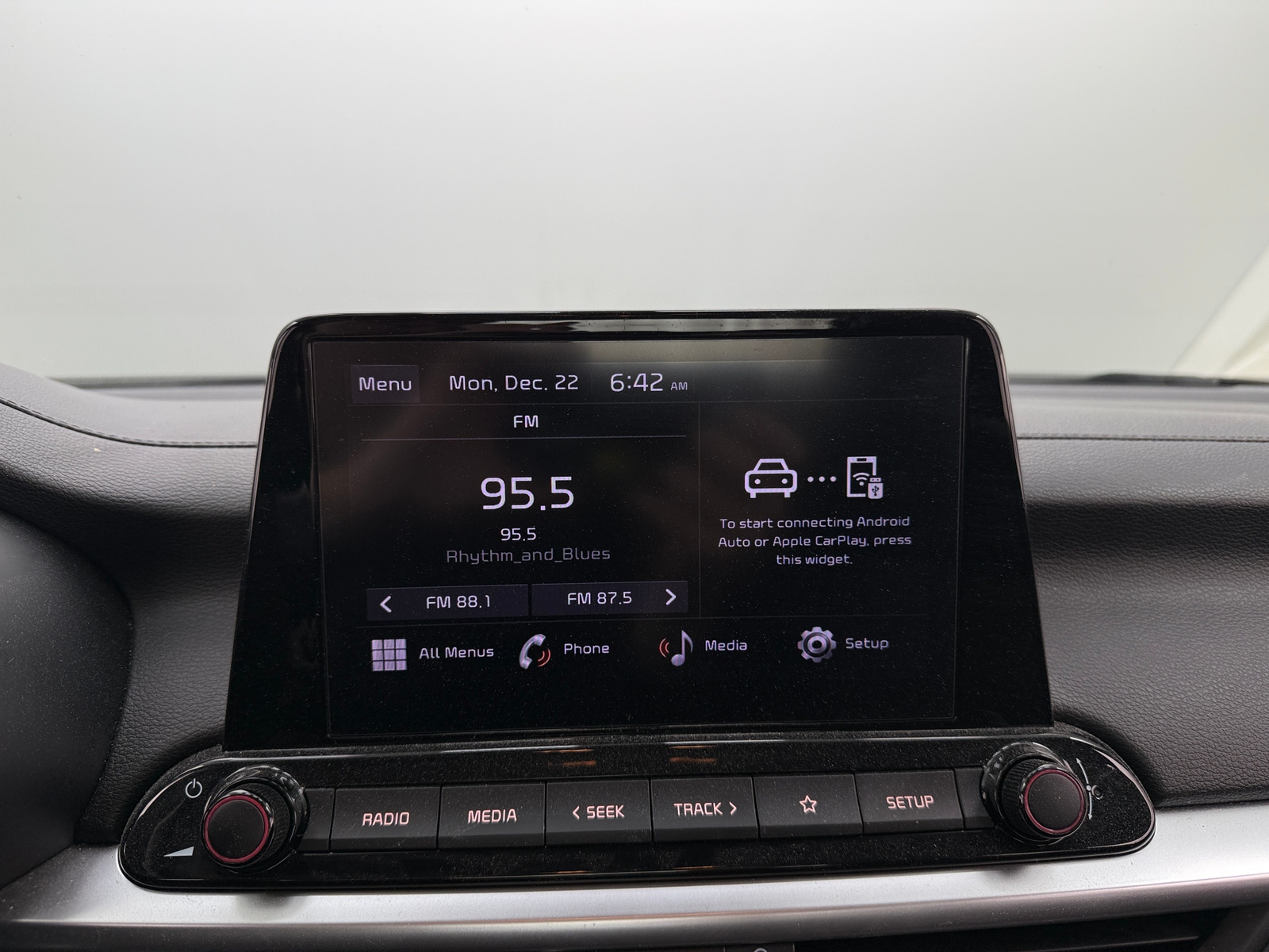 Thumbnail: 2024 Kia Forte - 4