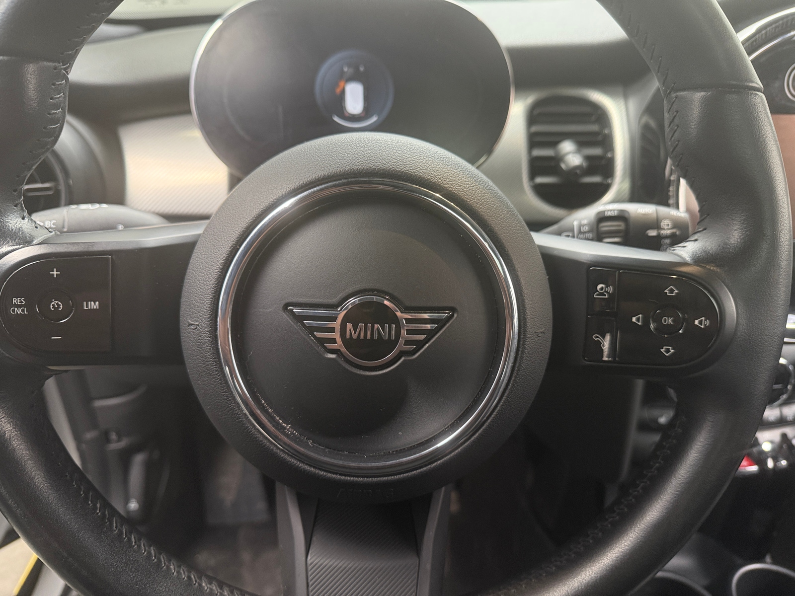 Thumbnail: 2022 MINI Cooper Hardtop - 4