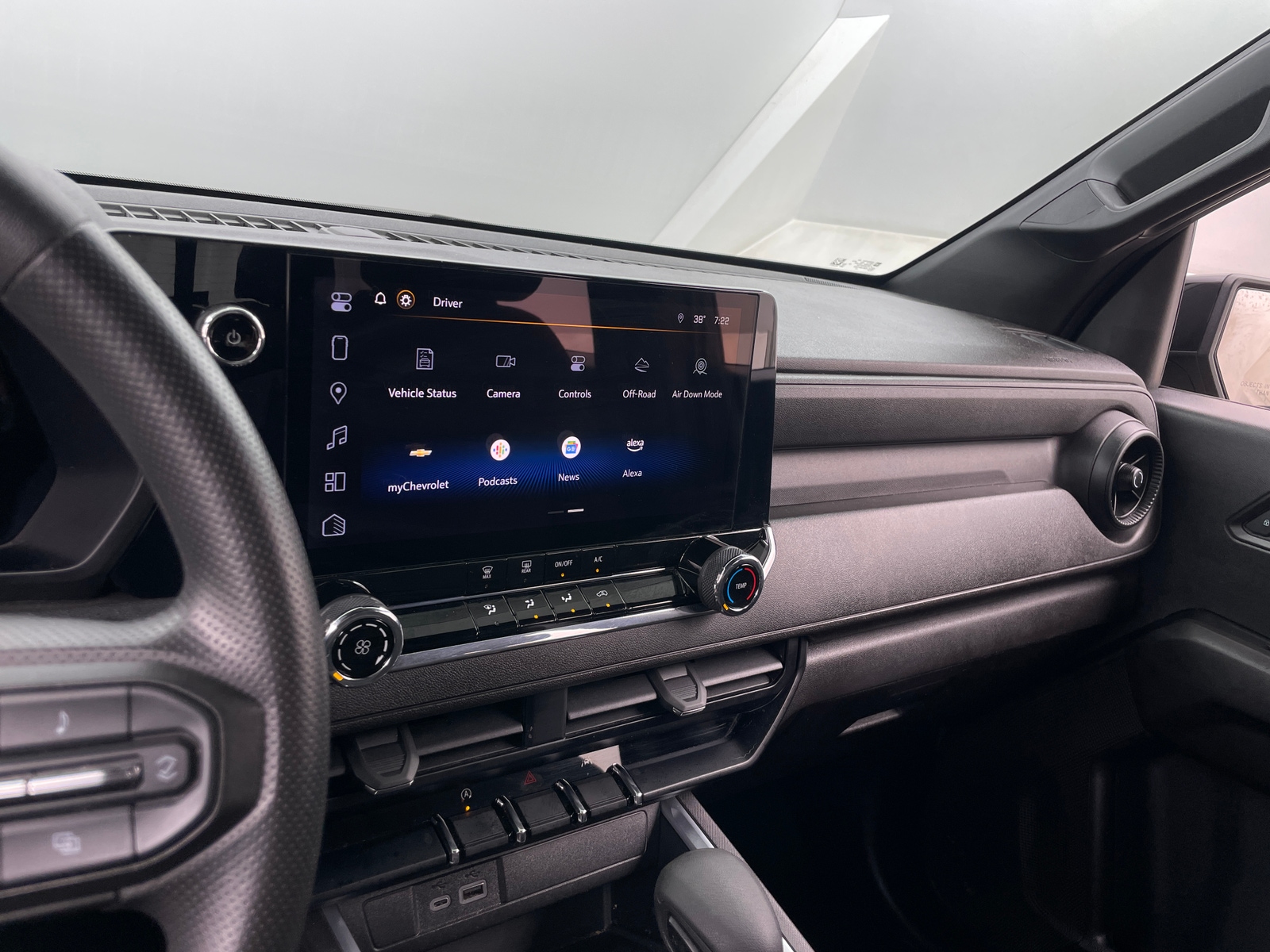 Thumbnail: 2023 Chevrolet Colorado - 4