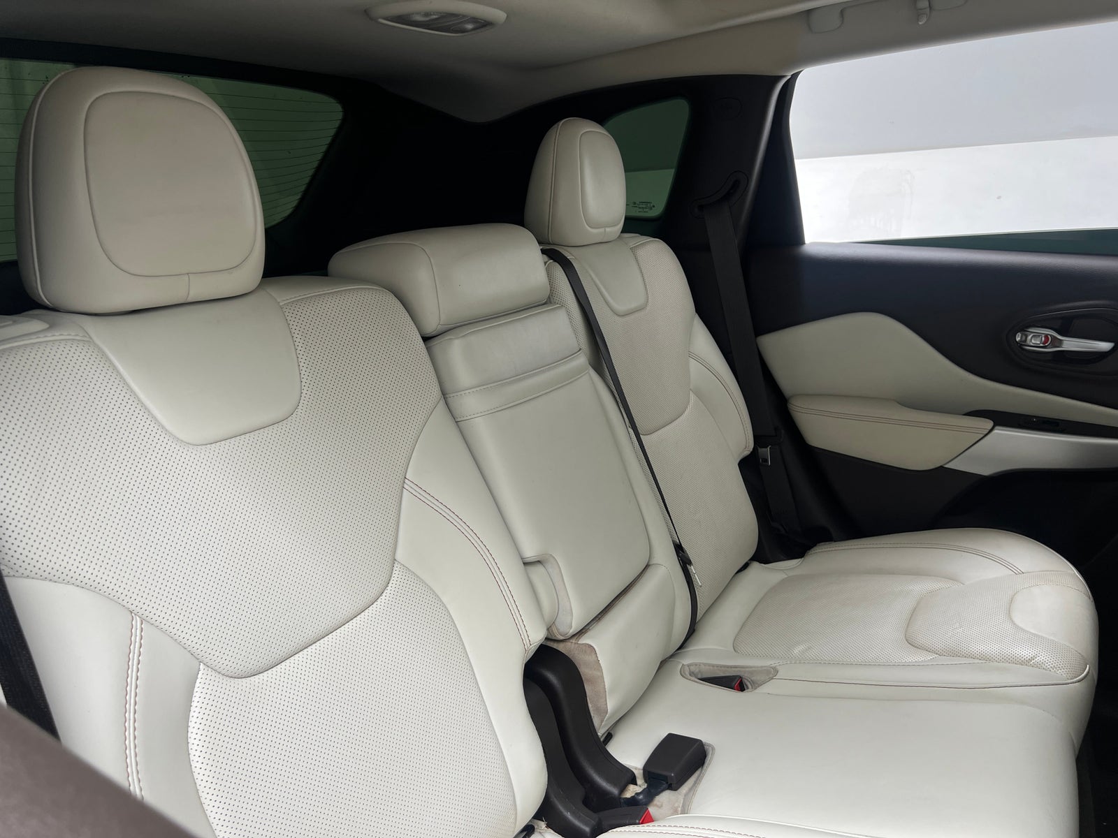 Thumbnail: 2017 Jeep Cherokee - 5