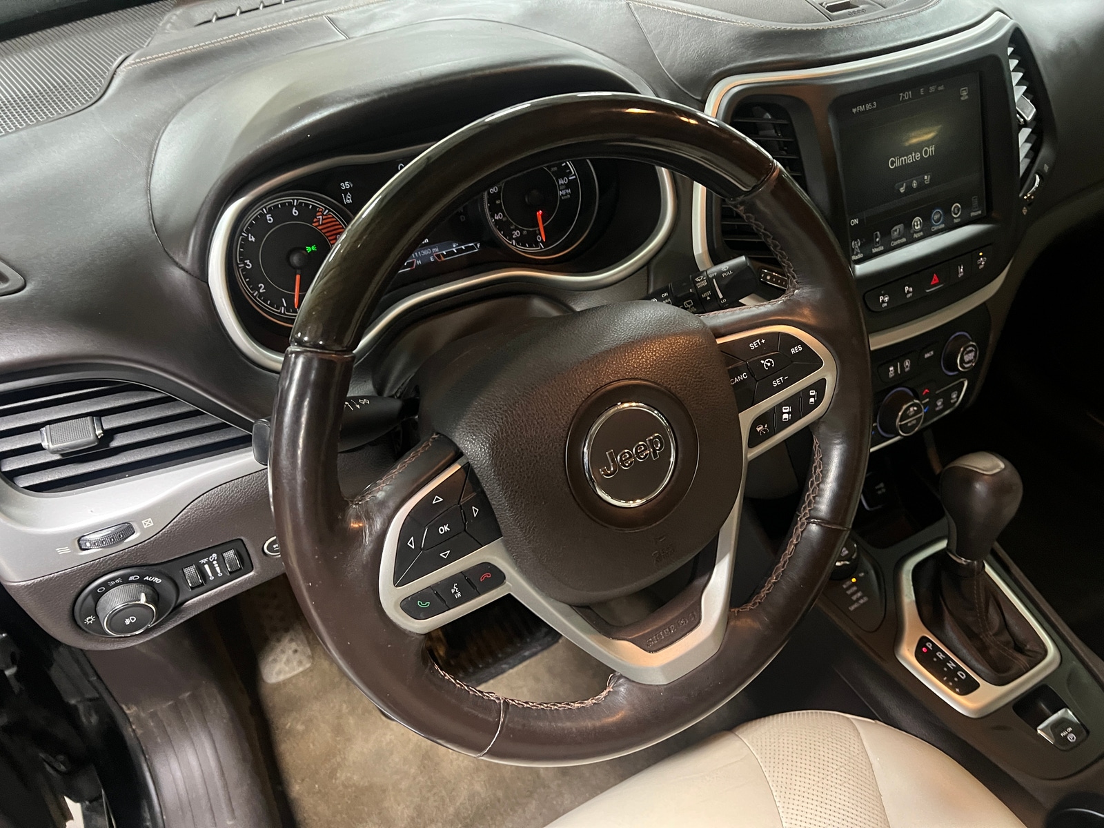 Thumbnail: 2017 Jeep Cherokee - 4